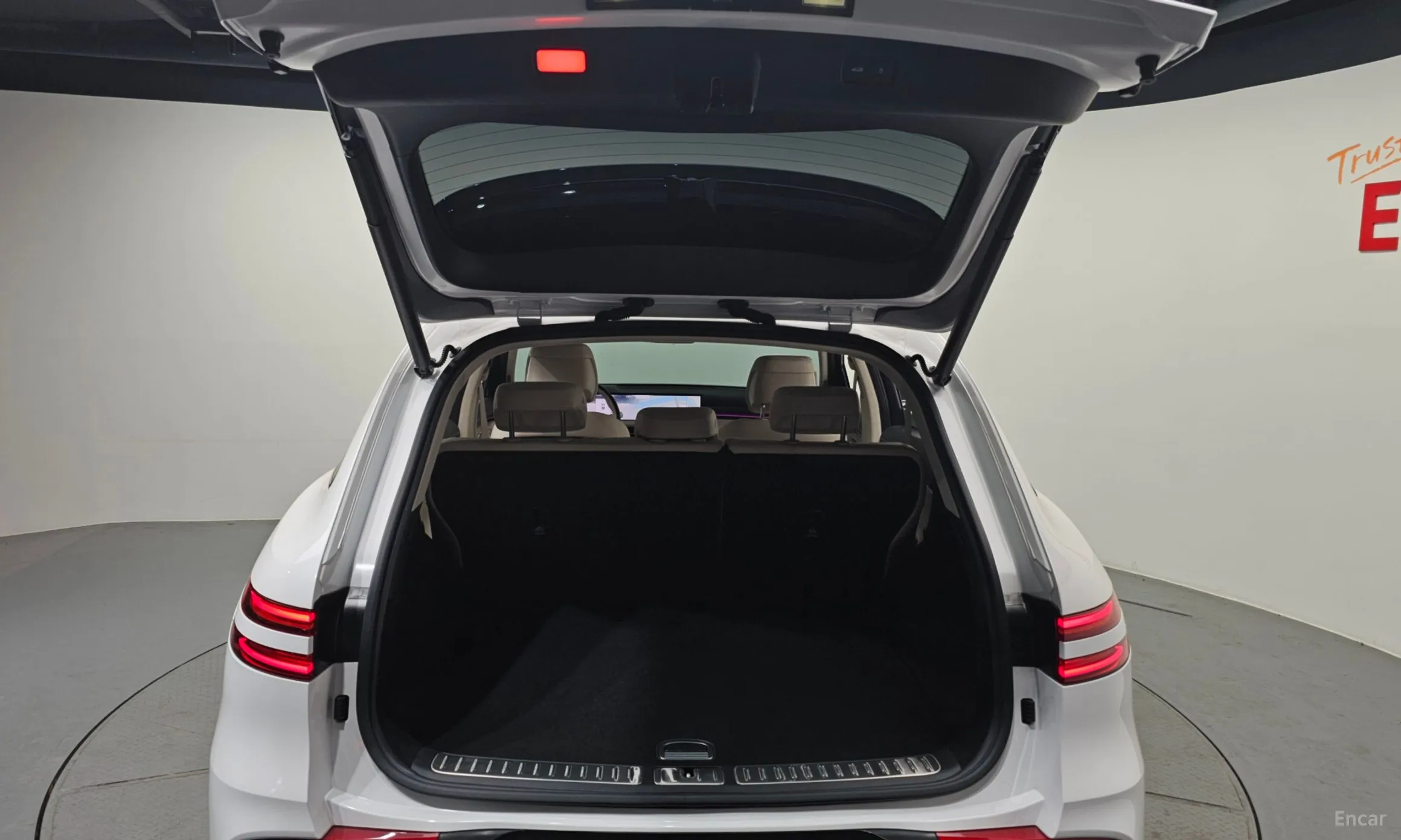 Genesis GV70 превью 20
