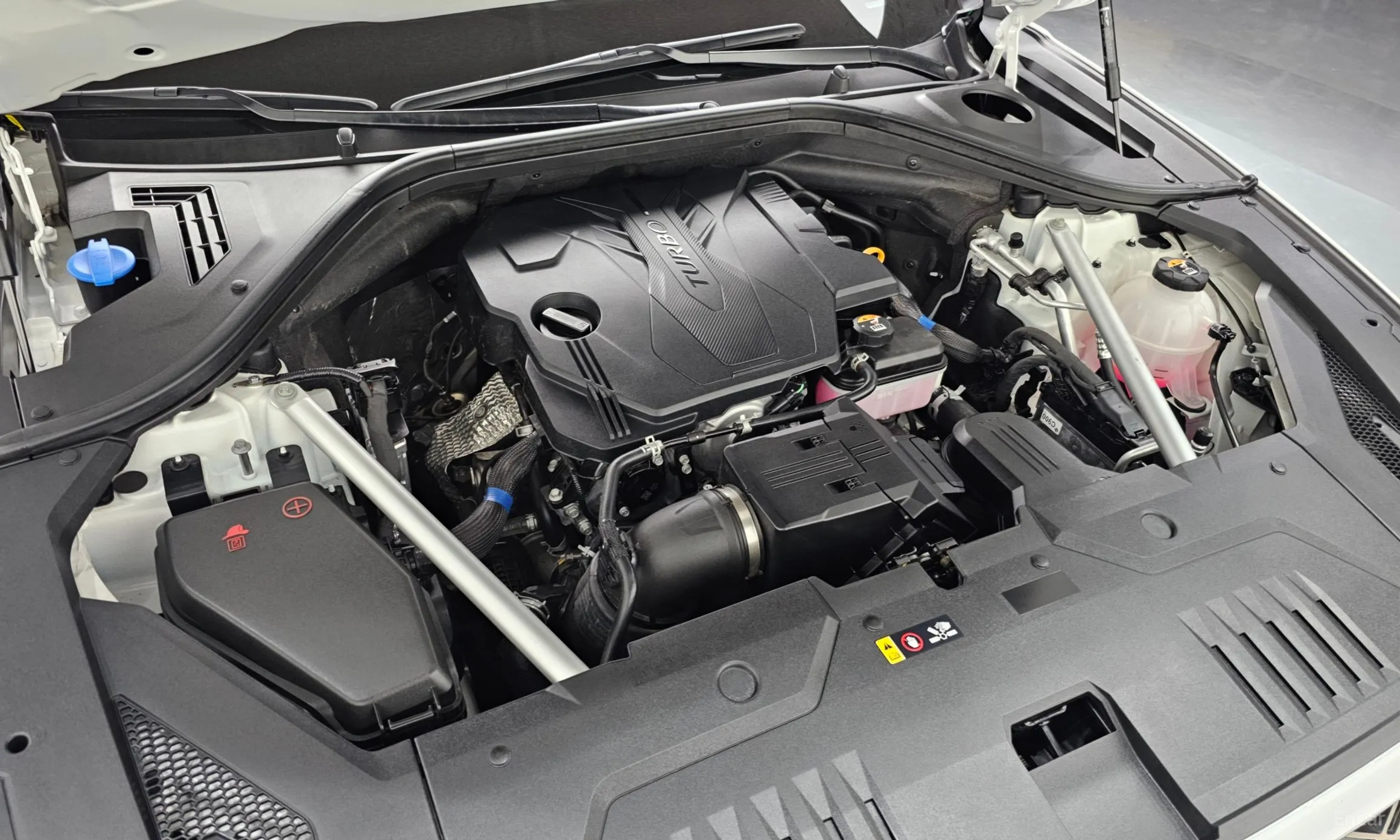 Genesis GV70 превью 6