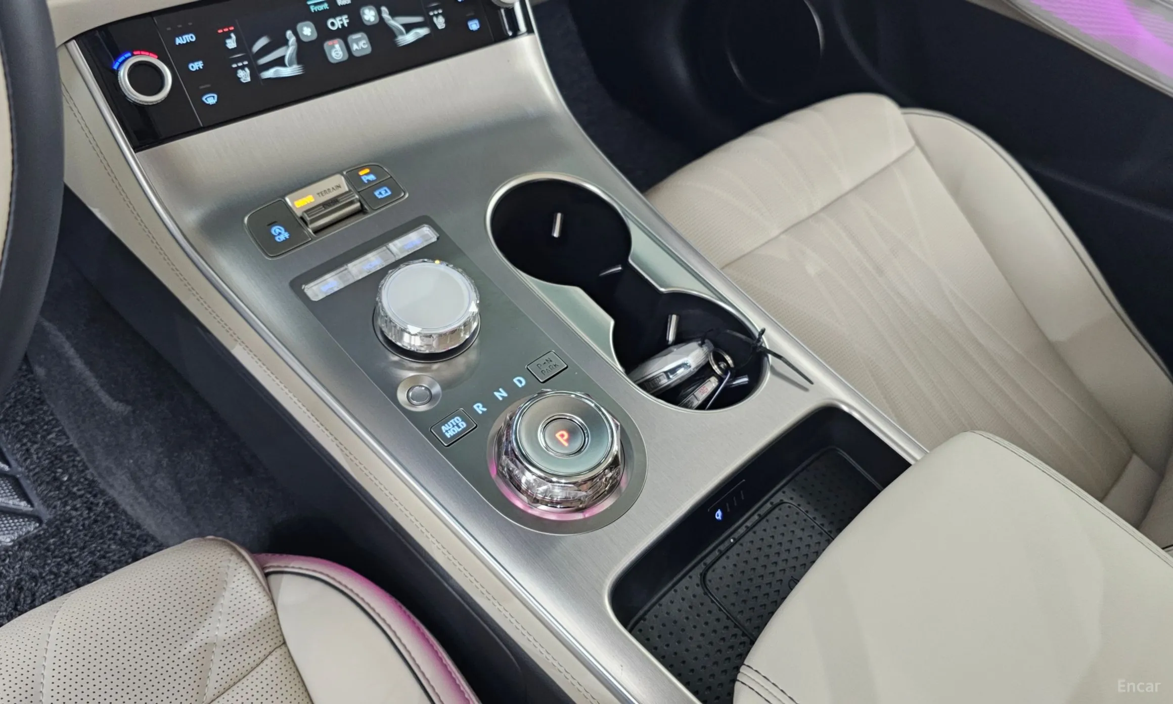 Genesis GV70 превью 9