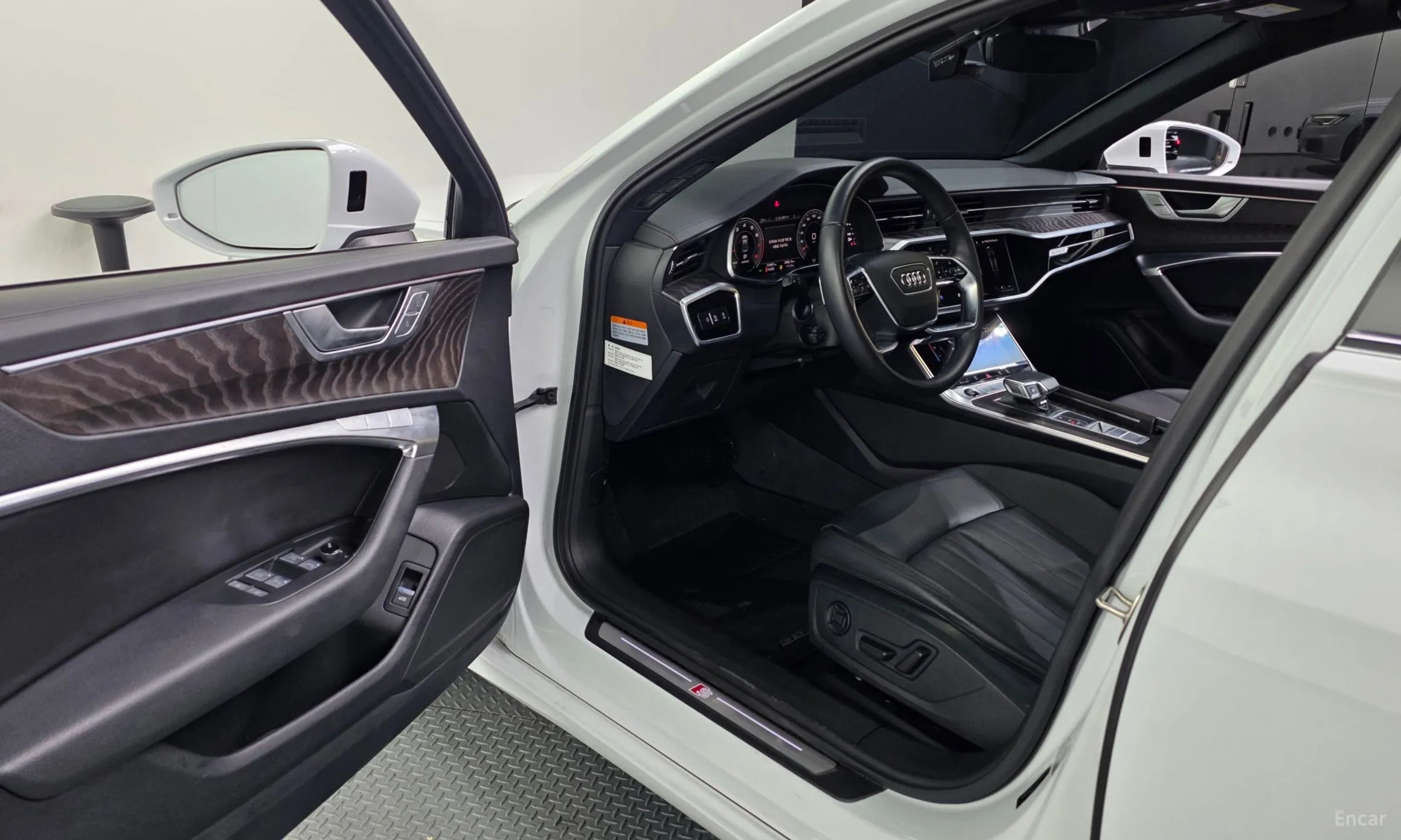 Audi A6 (C8) превью 10