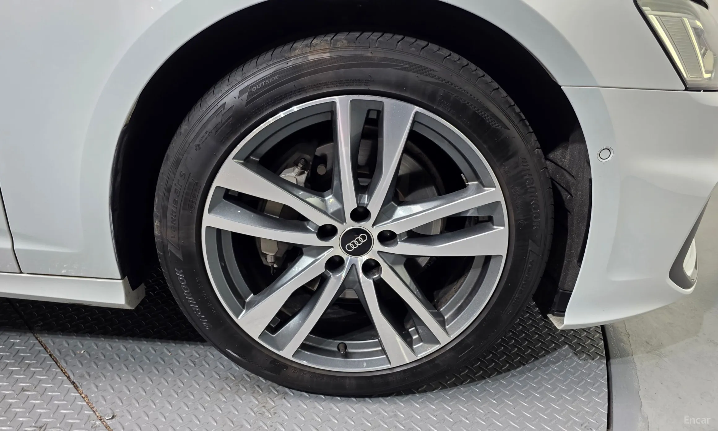 Audi A6 (C8) превью 5