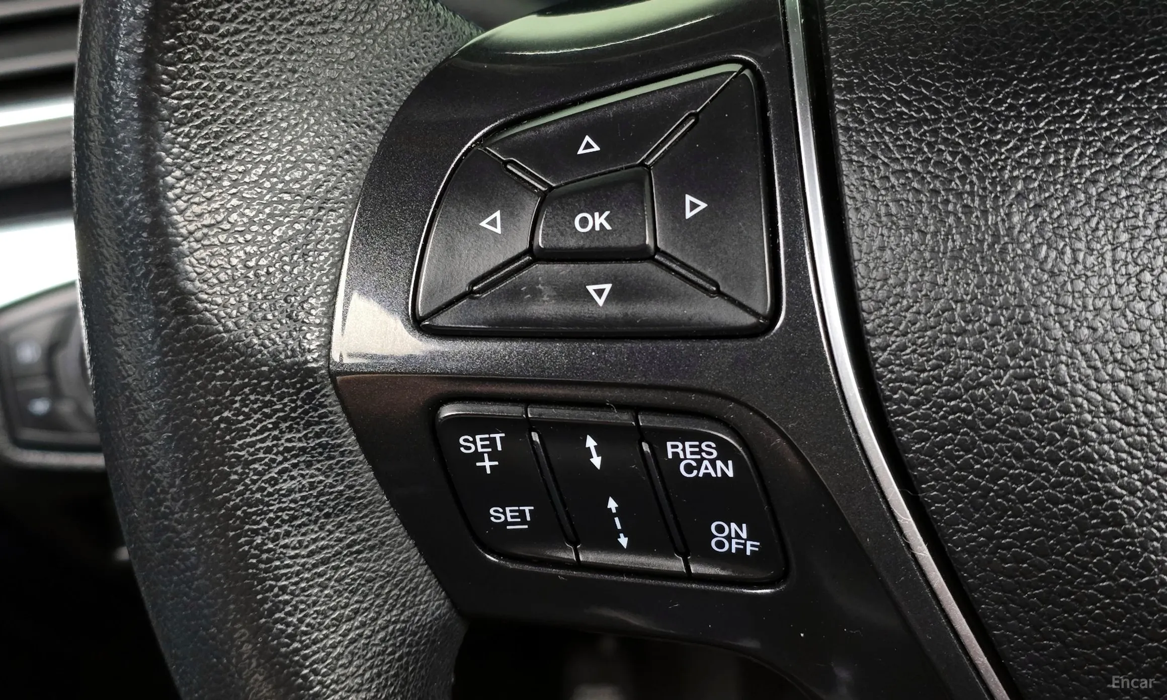 Ford Explorer превью 14