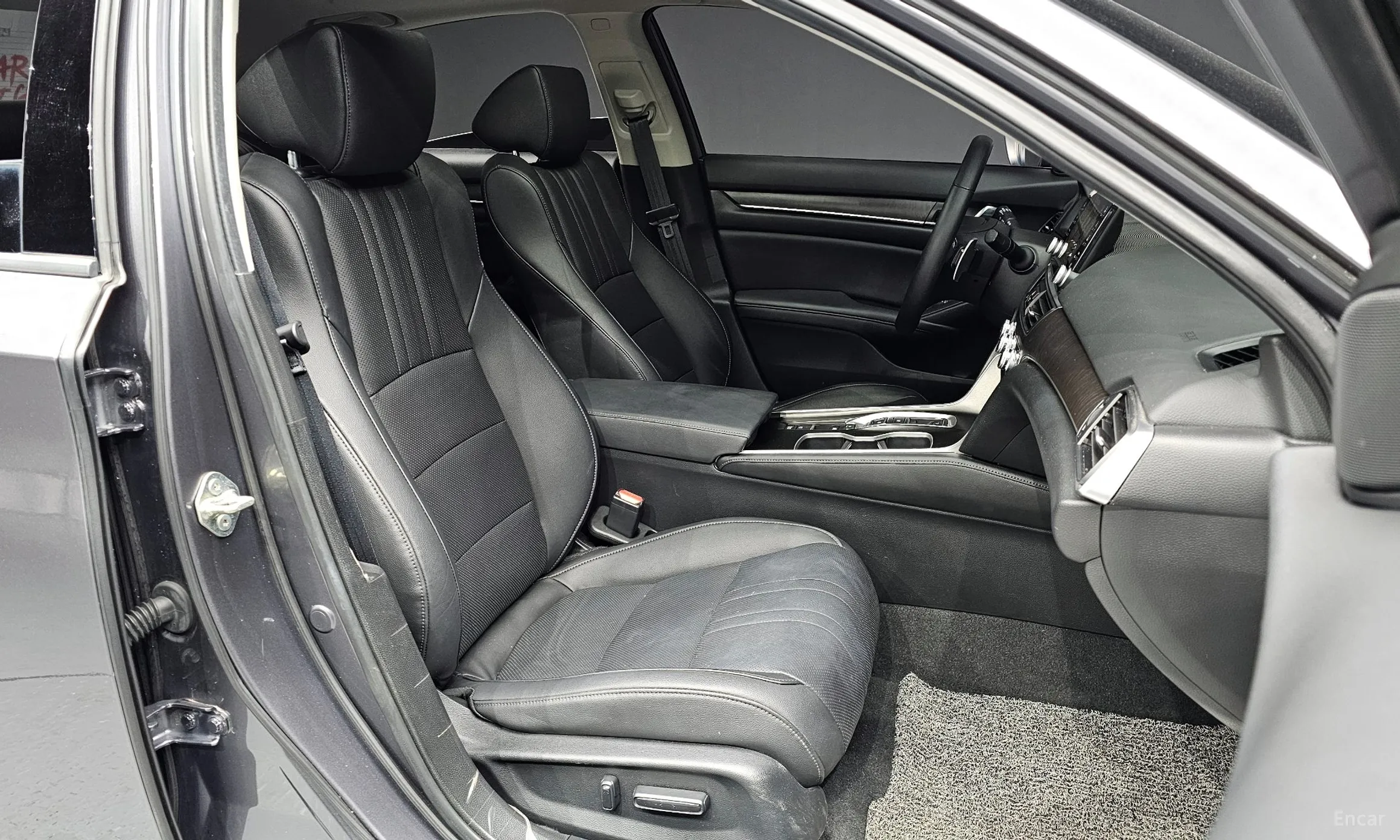 Honda Accord 10th Generation превью 10