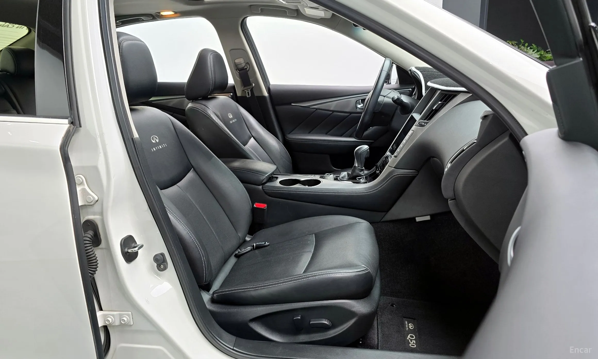 Infiniti Q50 превью 10