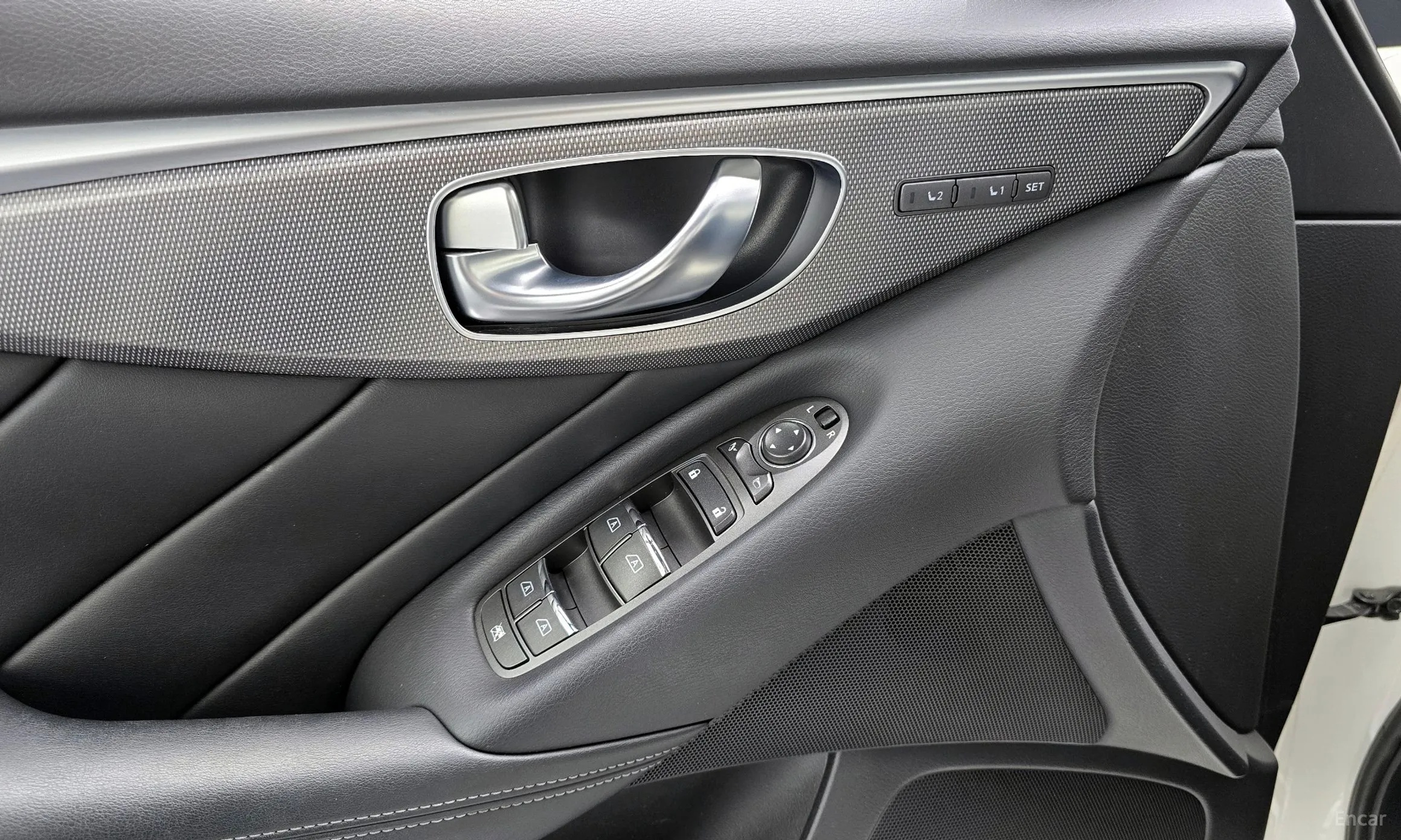 Infiniti Q50 превью 17