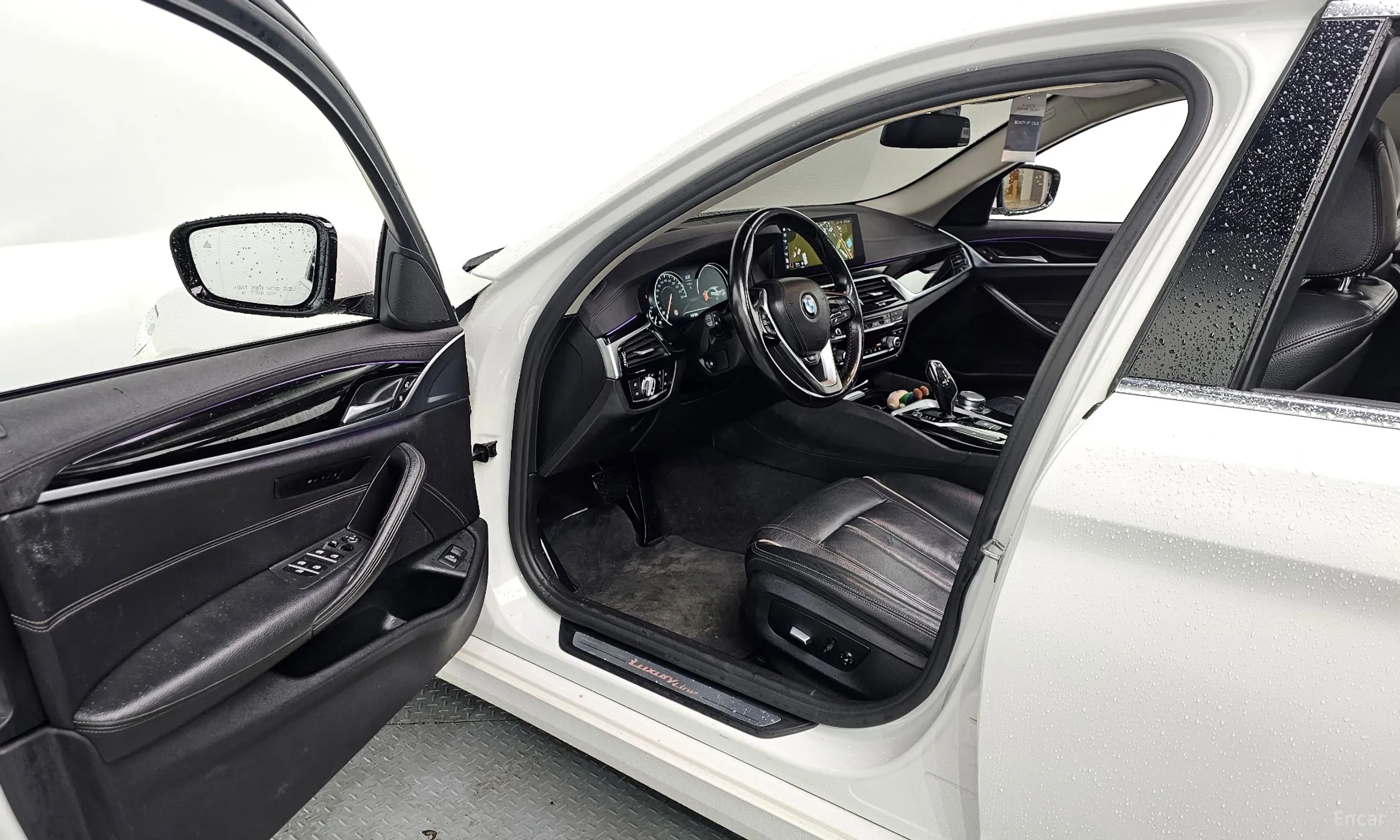 BMW 5 Series (G30) превью 10