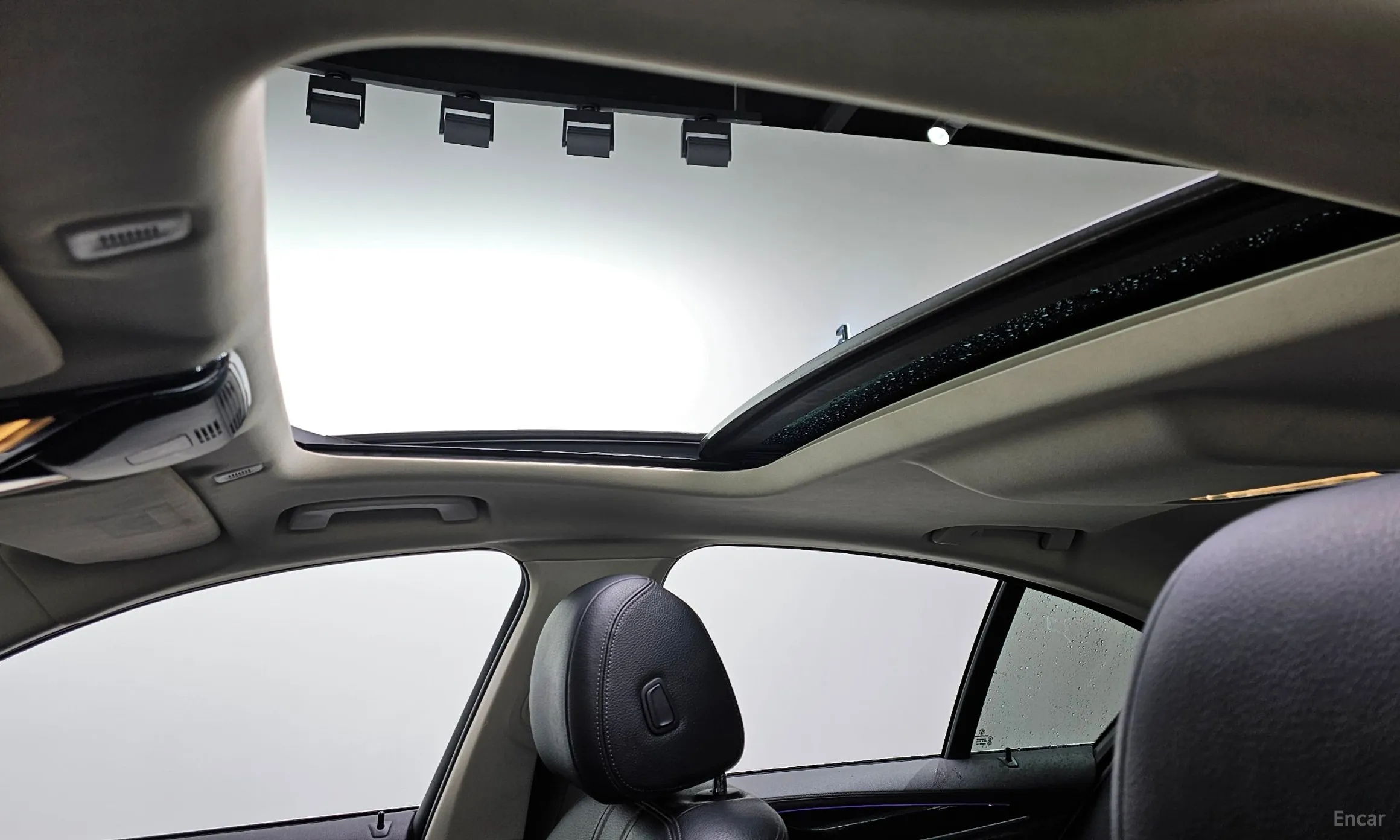 BMW 5 Series (G30) превью 19
