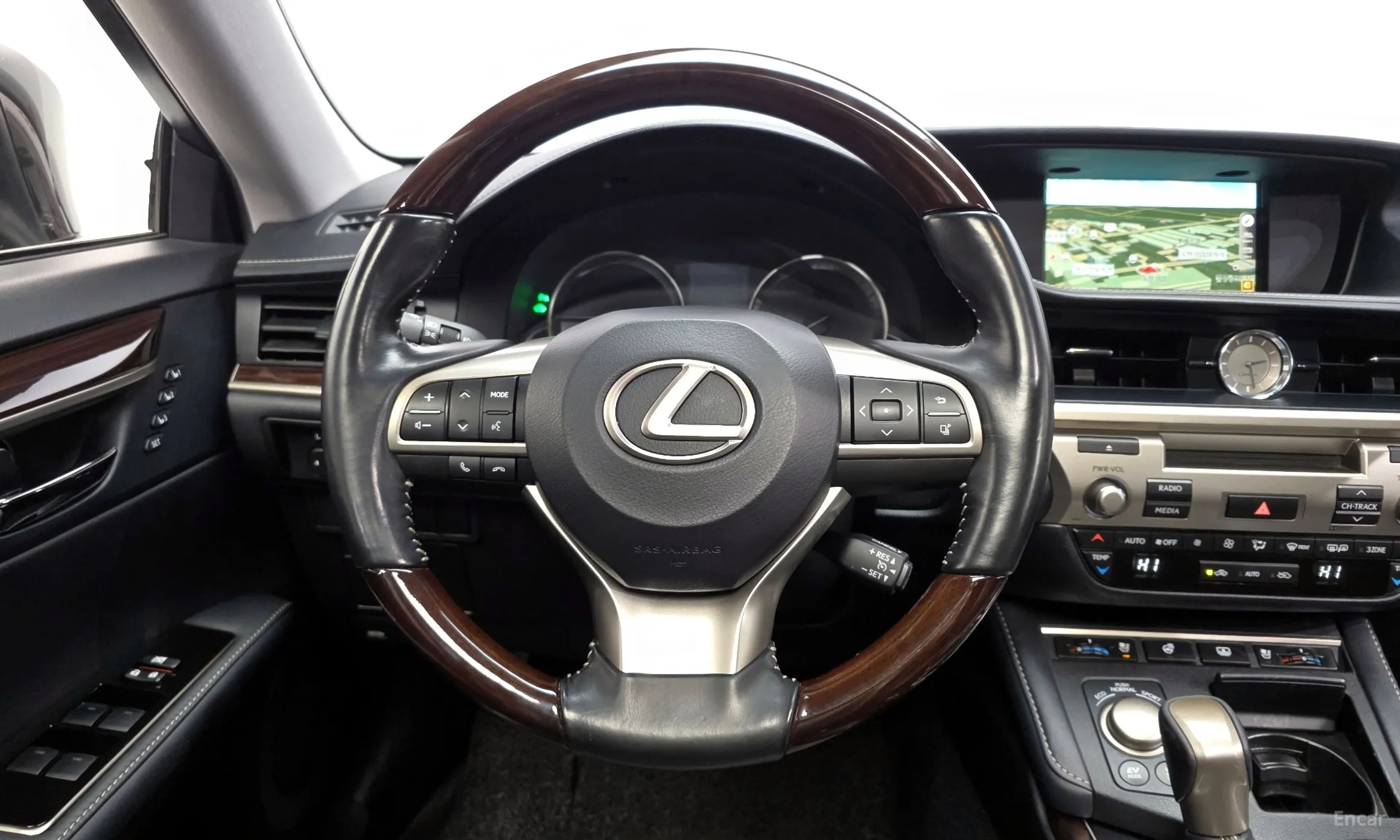 Lexus New ES300h превью 13