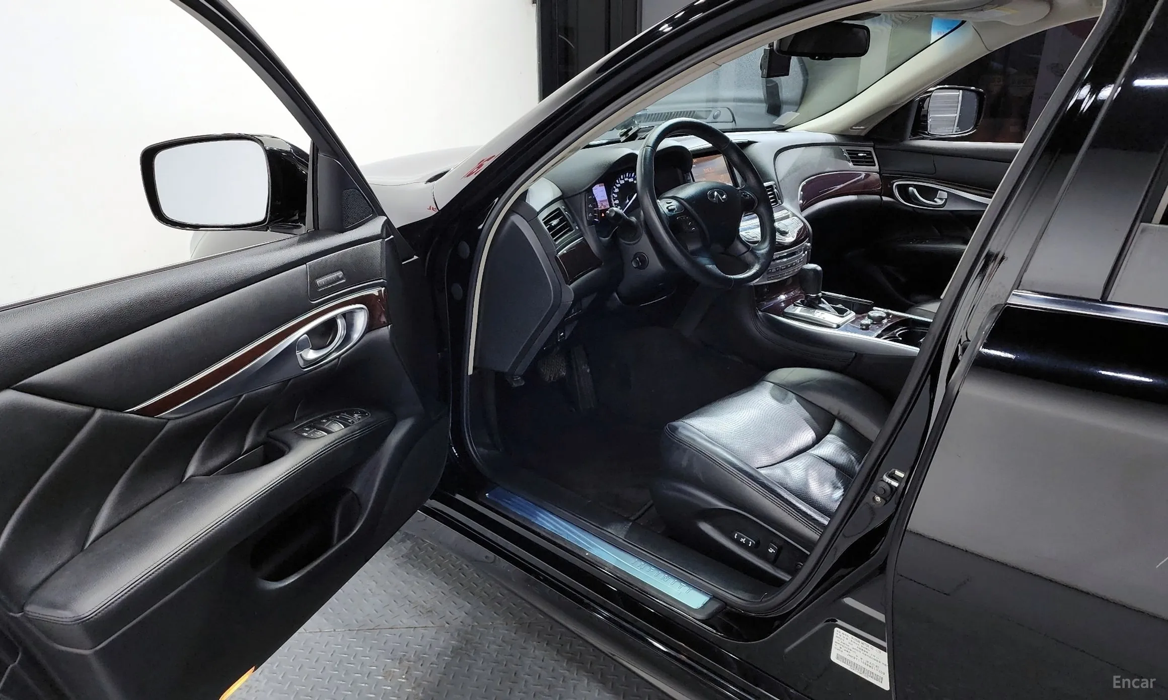 Infiniti M37 превью 10