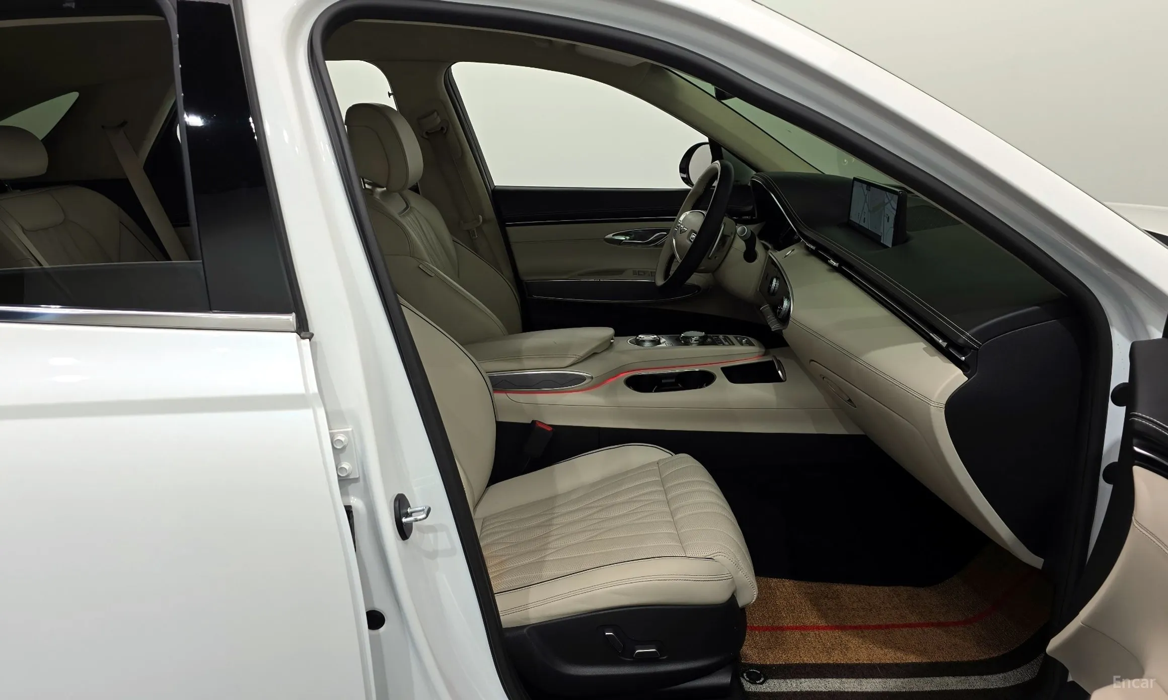 Genesis GV70 превью 11