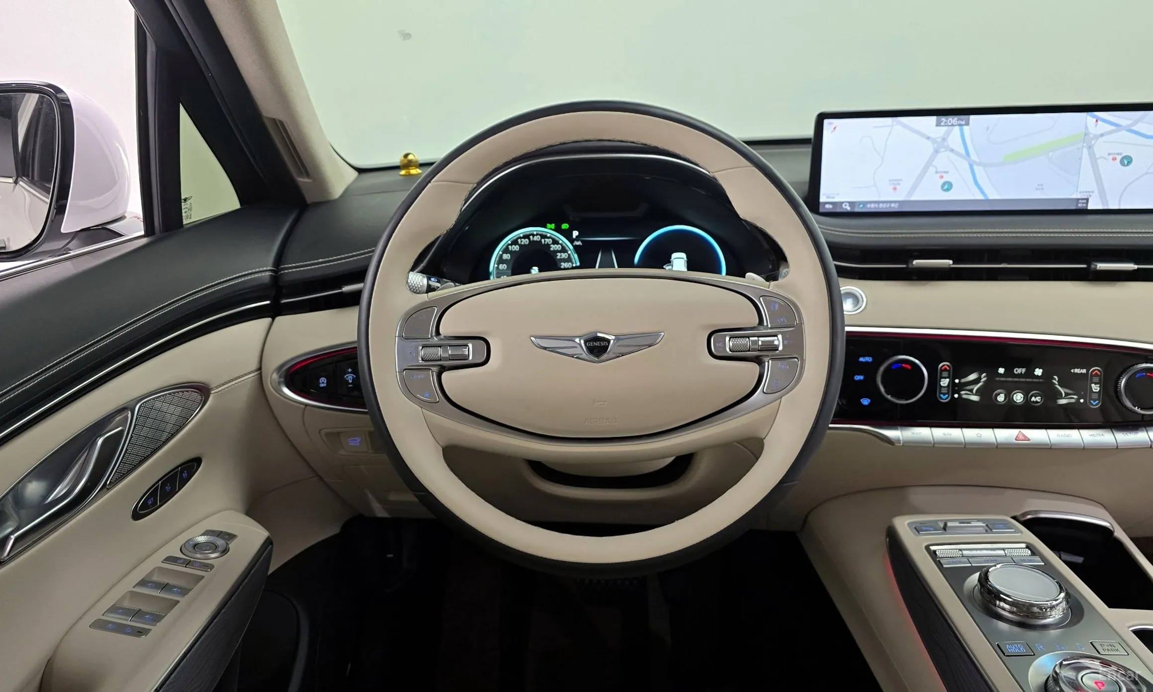 Genesis GV70 превью 13
