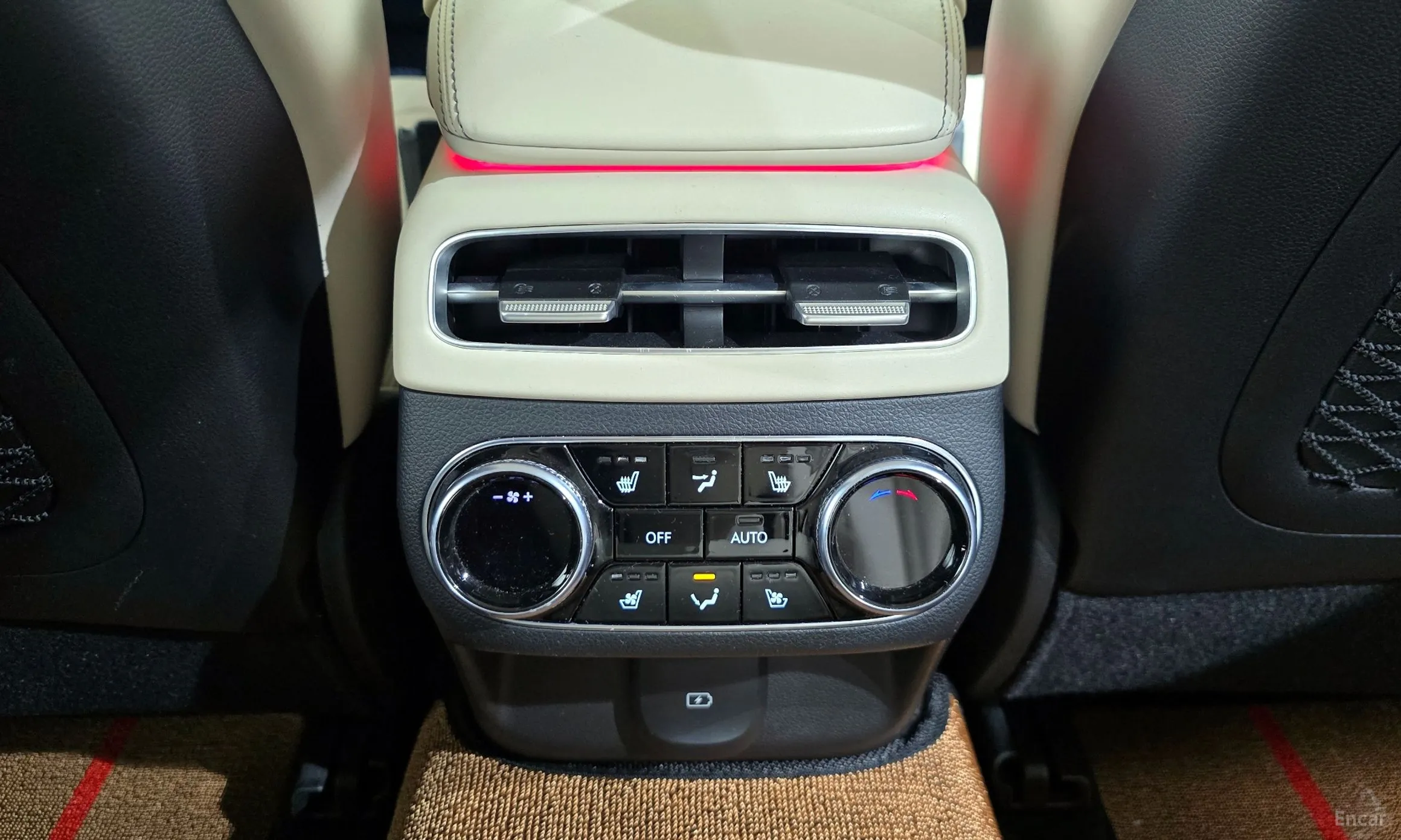 Genesis GV70 превью 19