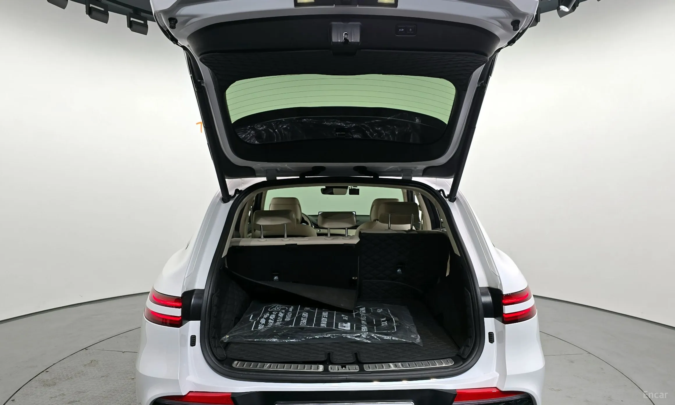 Genesis GV70 превью 20