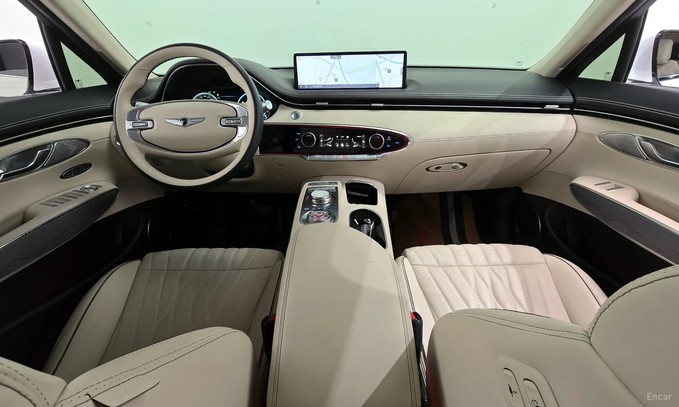 Genesis GV70 превью 7