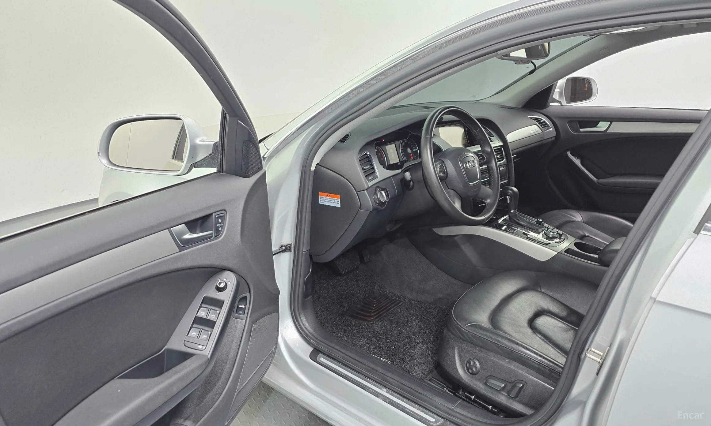 Audi New A4 превью 10