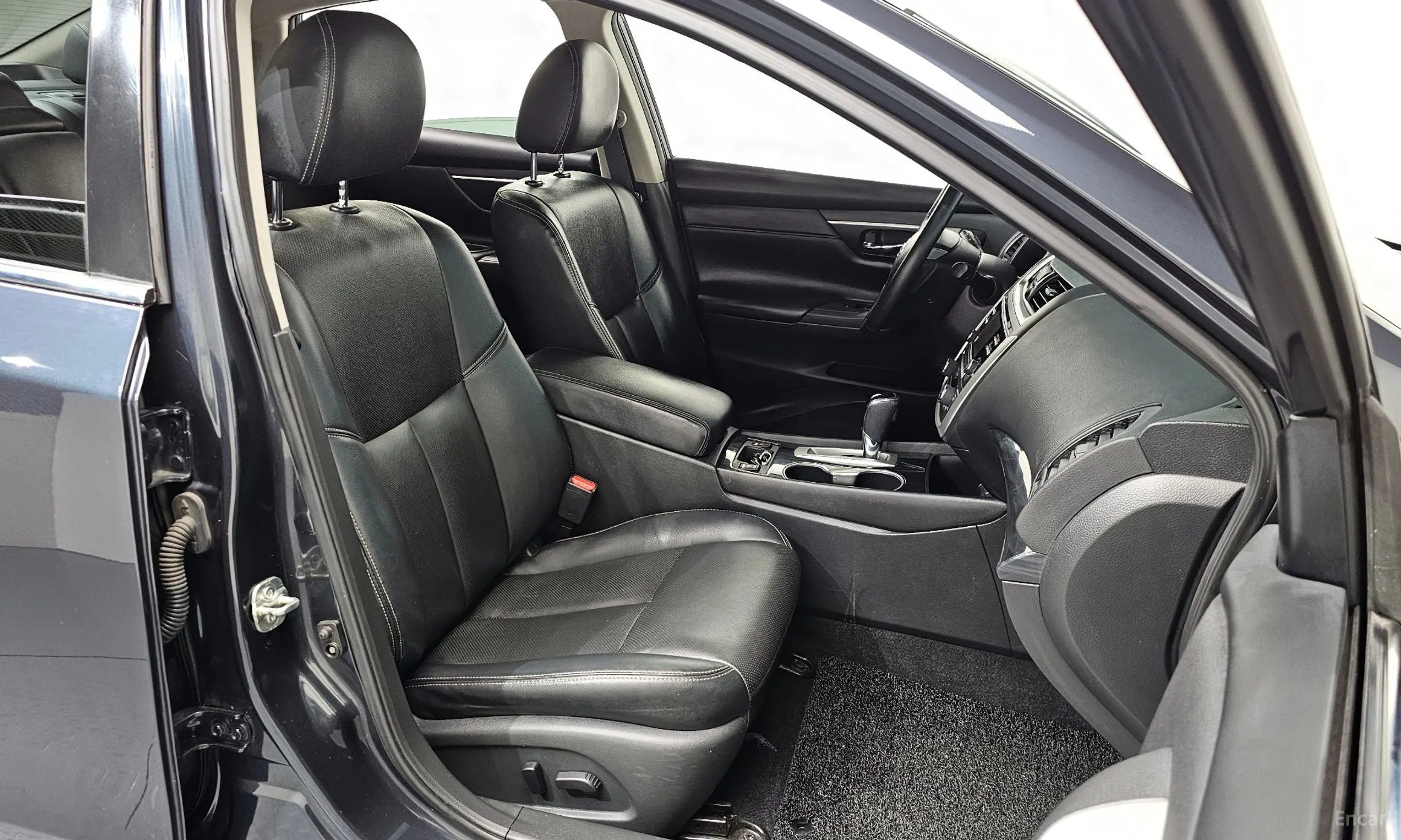 Nissan Altima превью 12