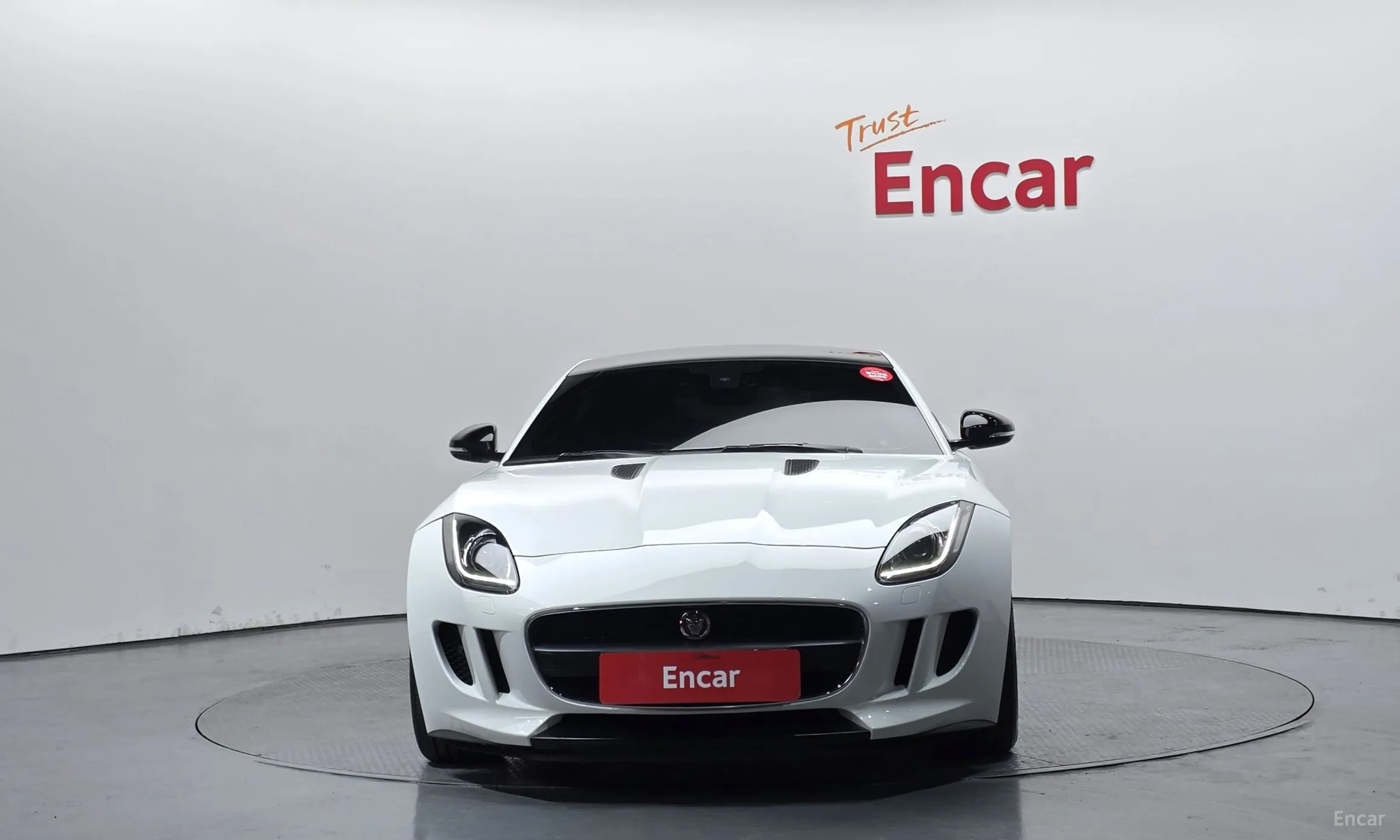 Jaguar F-TYPE превью 3