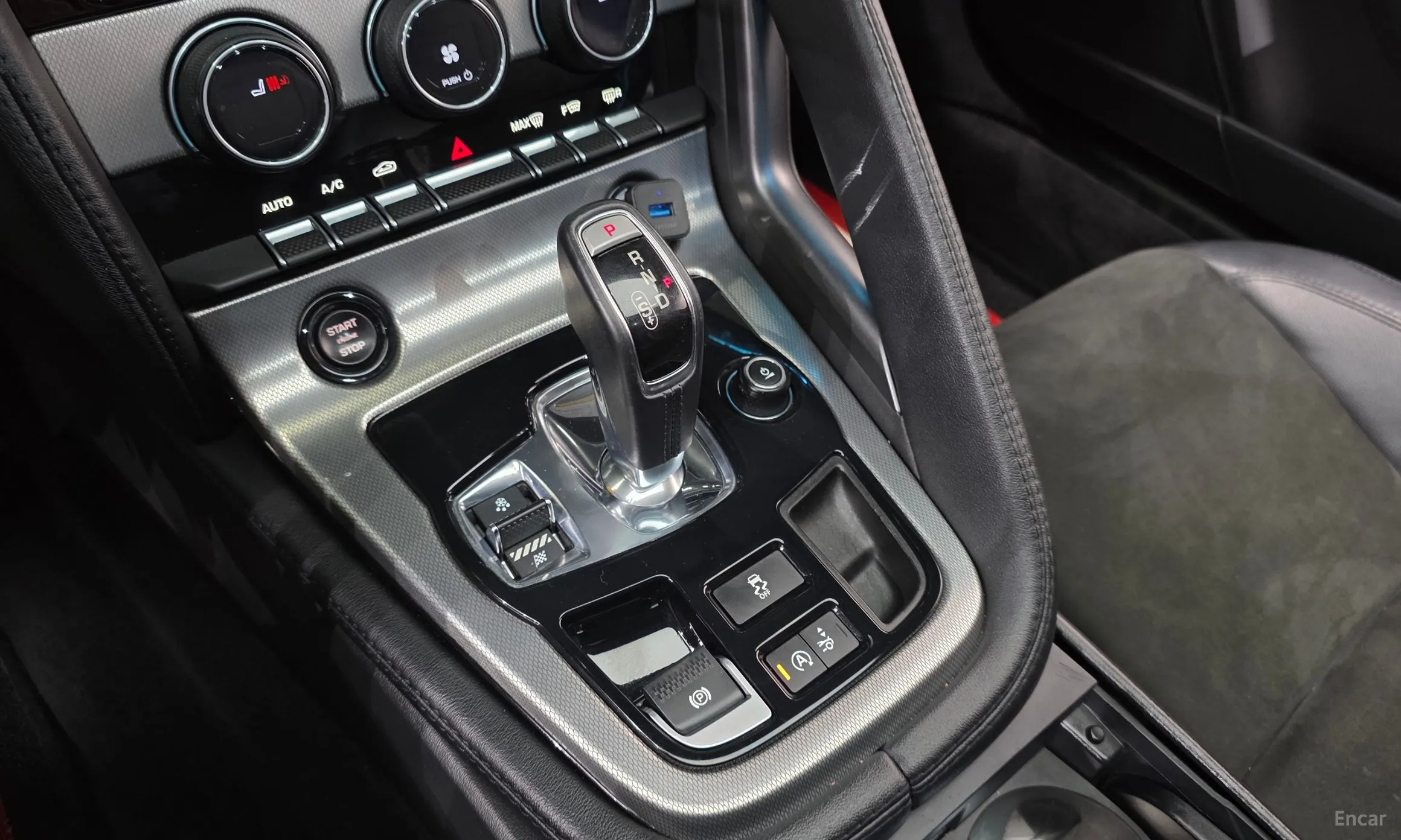 Jaguar F-TYPE превью 9