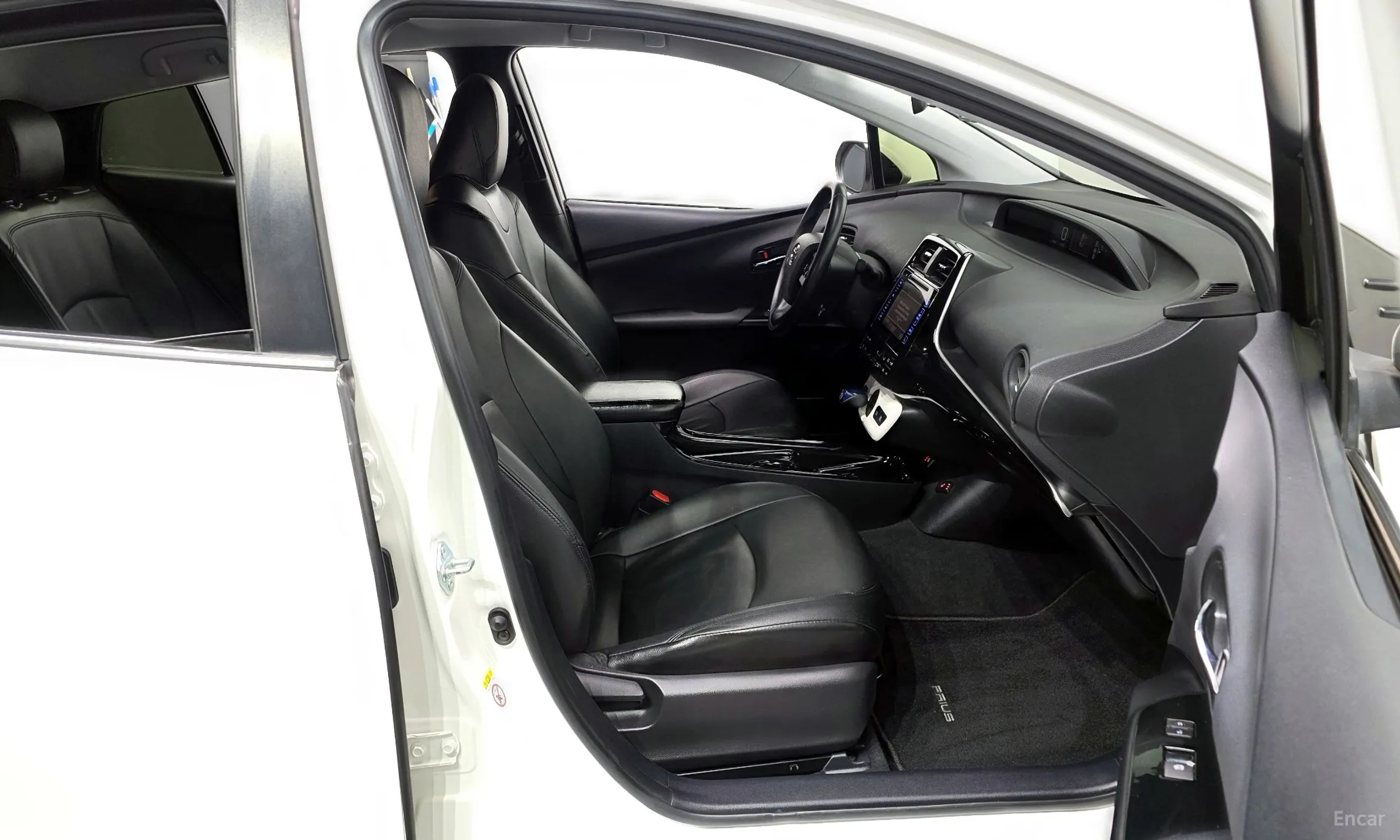 Toyota Prius 4th Generation превью 11