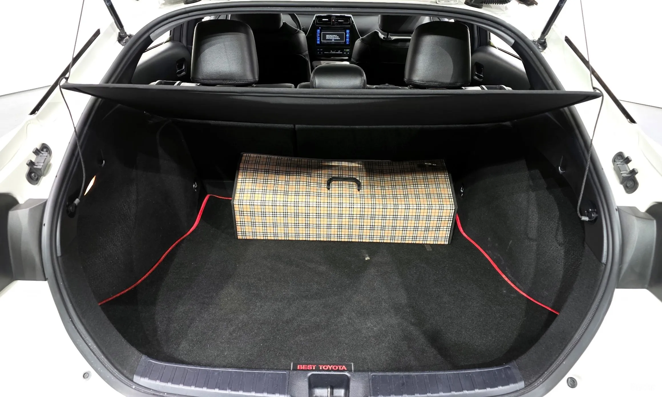 Toyota Prius 4th Generation превью 20