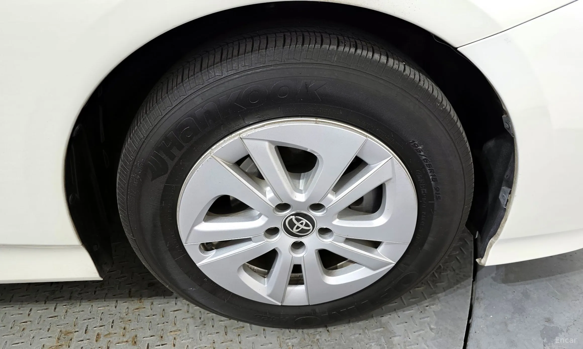 Toyota Prius 4th Generation превью 5