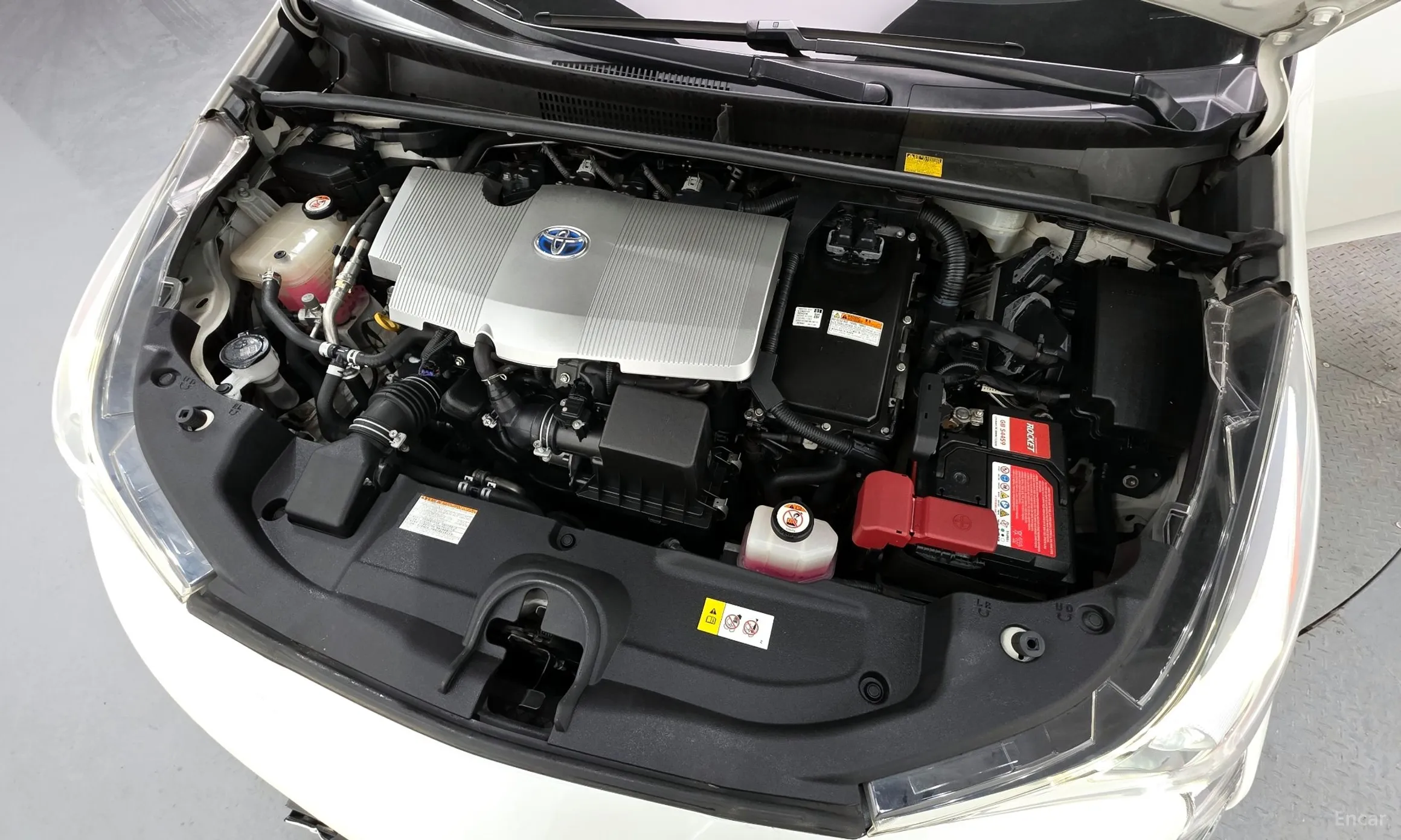 Toyota Prius 4th Generation превью 6