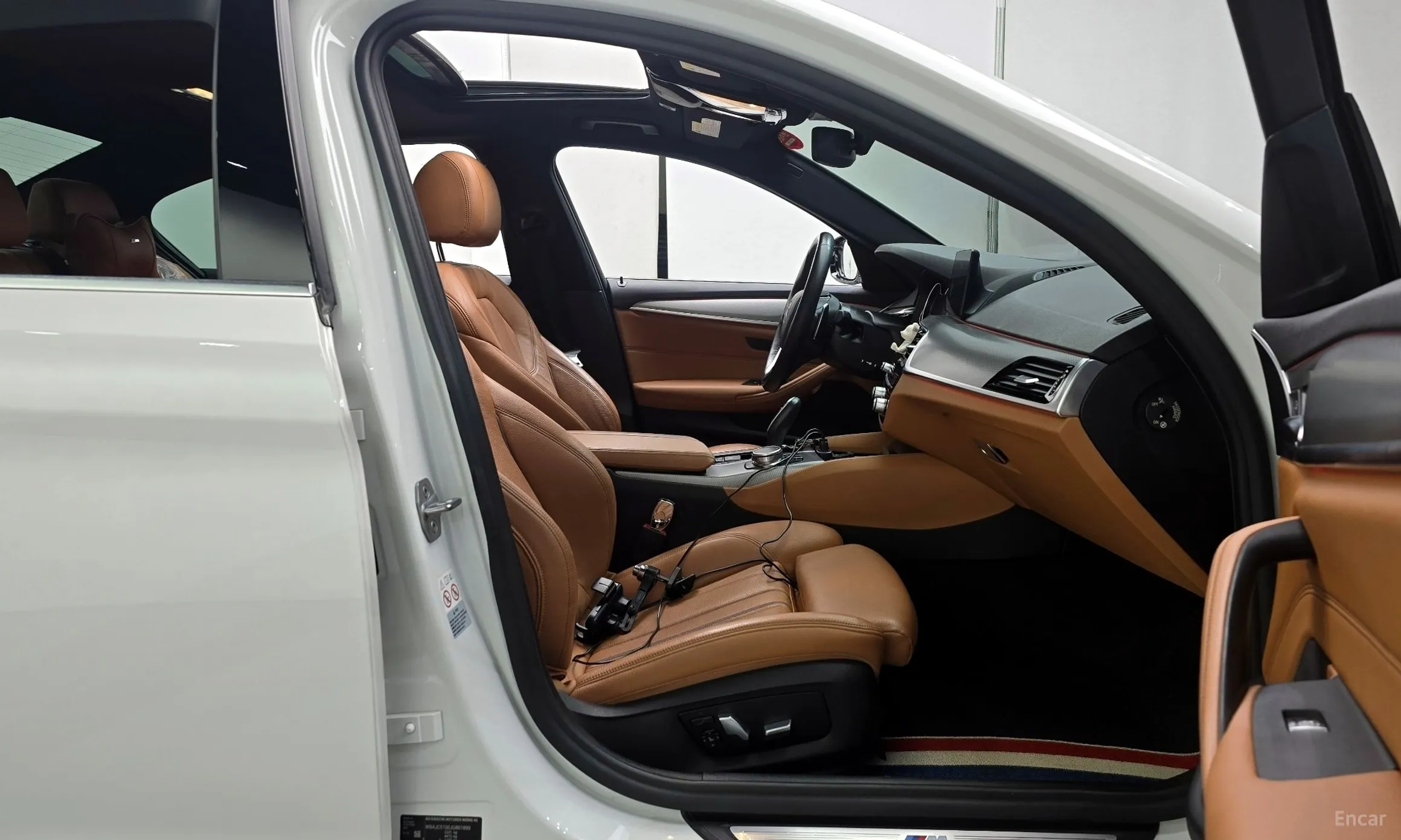 BMW 5 Series (G30) превью 10