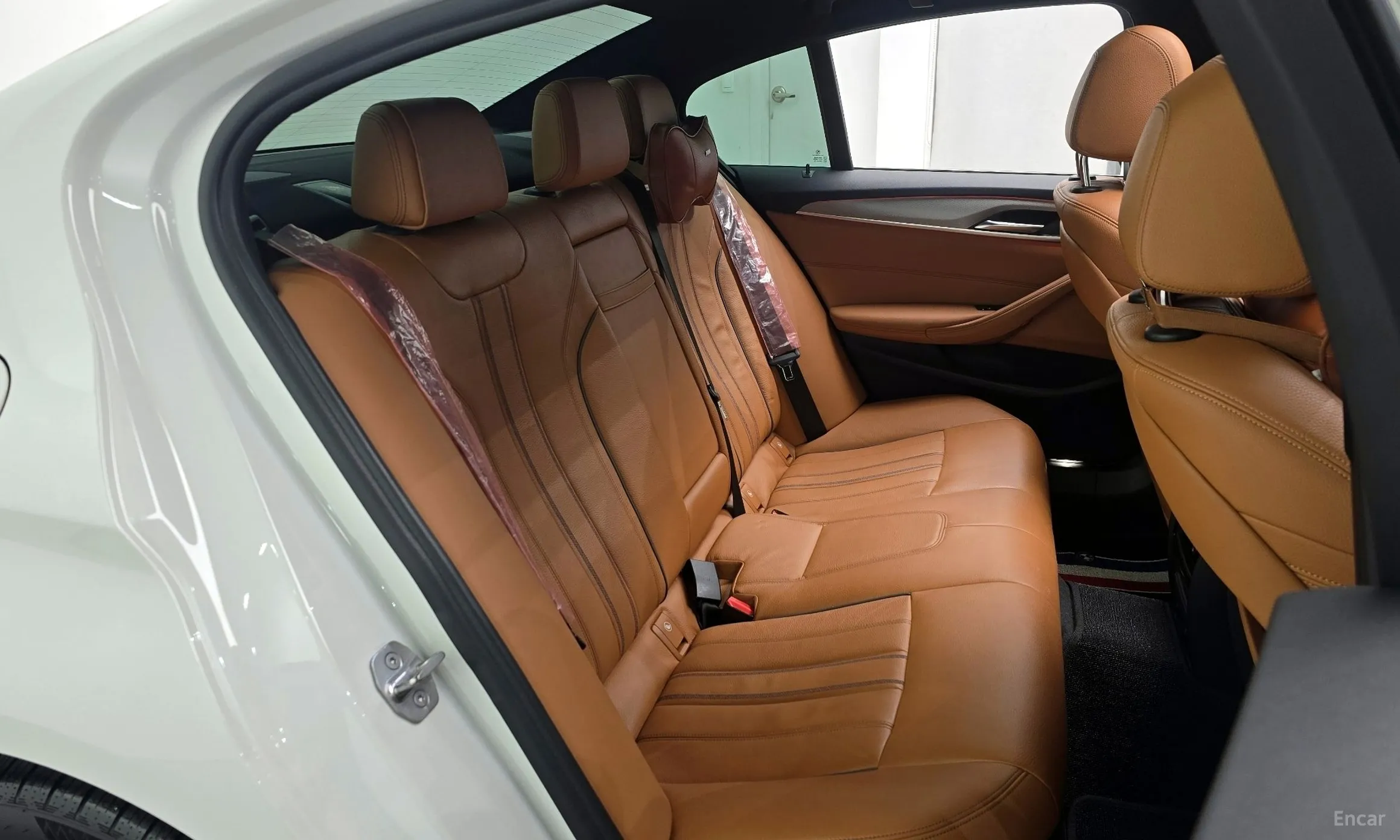 BMW 5 Series (G30) превью 12