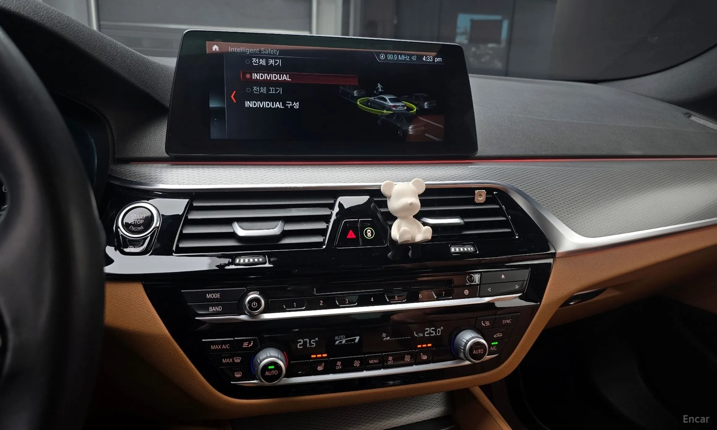 BMW 5 Series (G30) превью 16