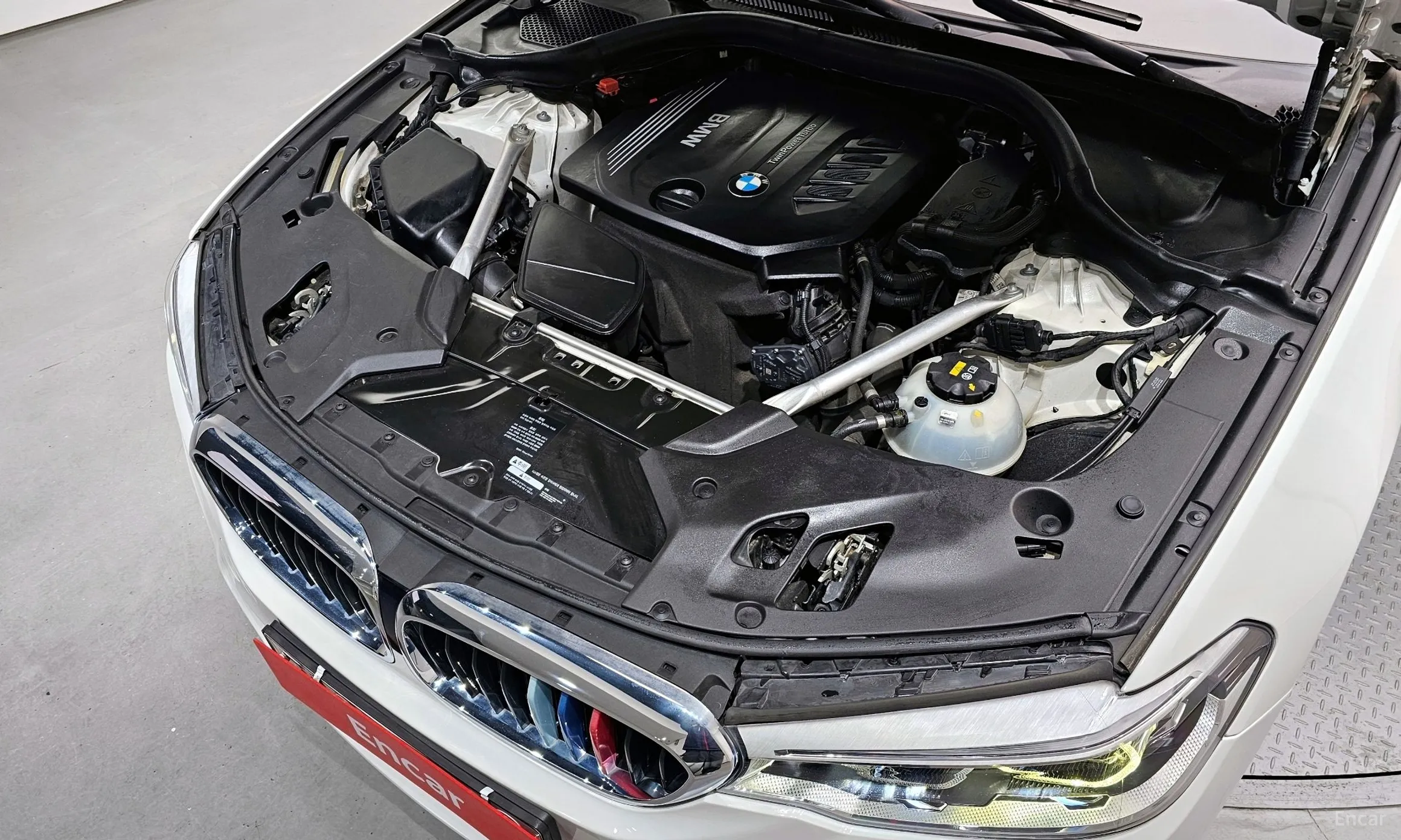 BMW 5 Series (G30) превью 6