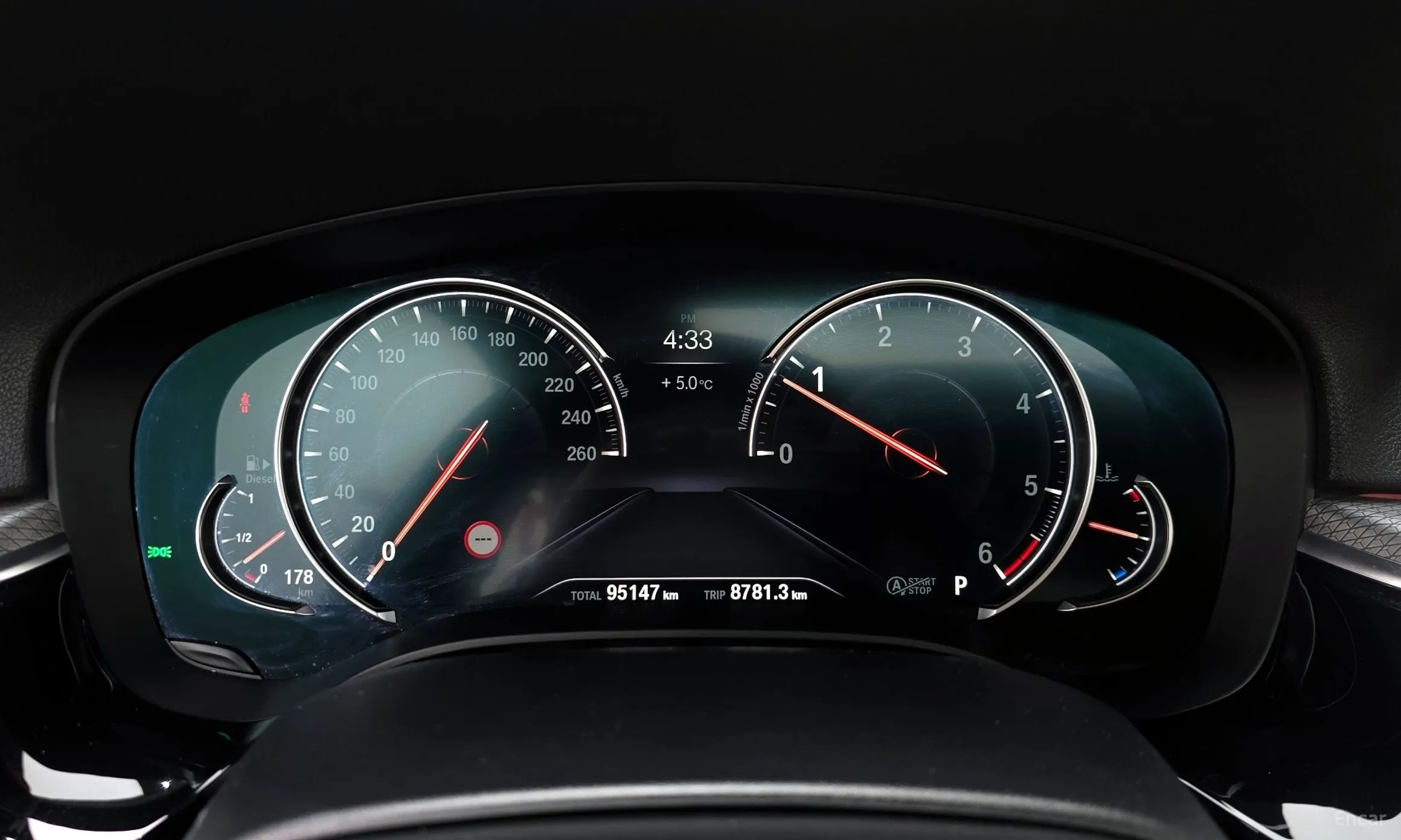 BMW 5 Series (G30) превью 8