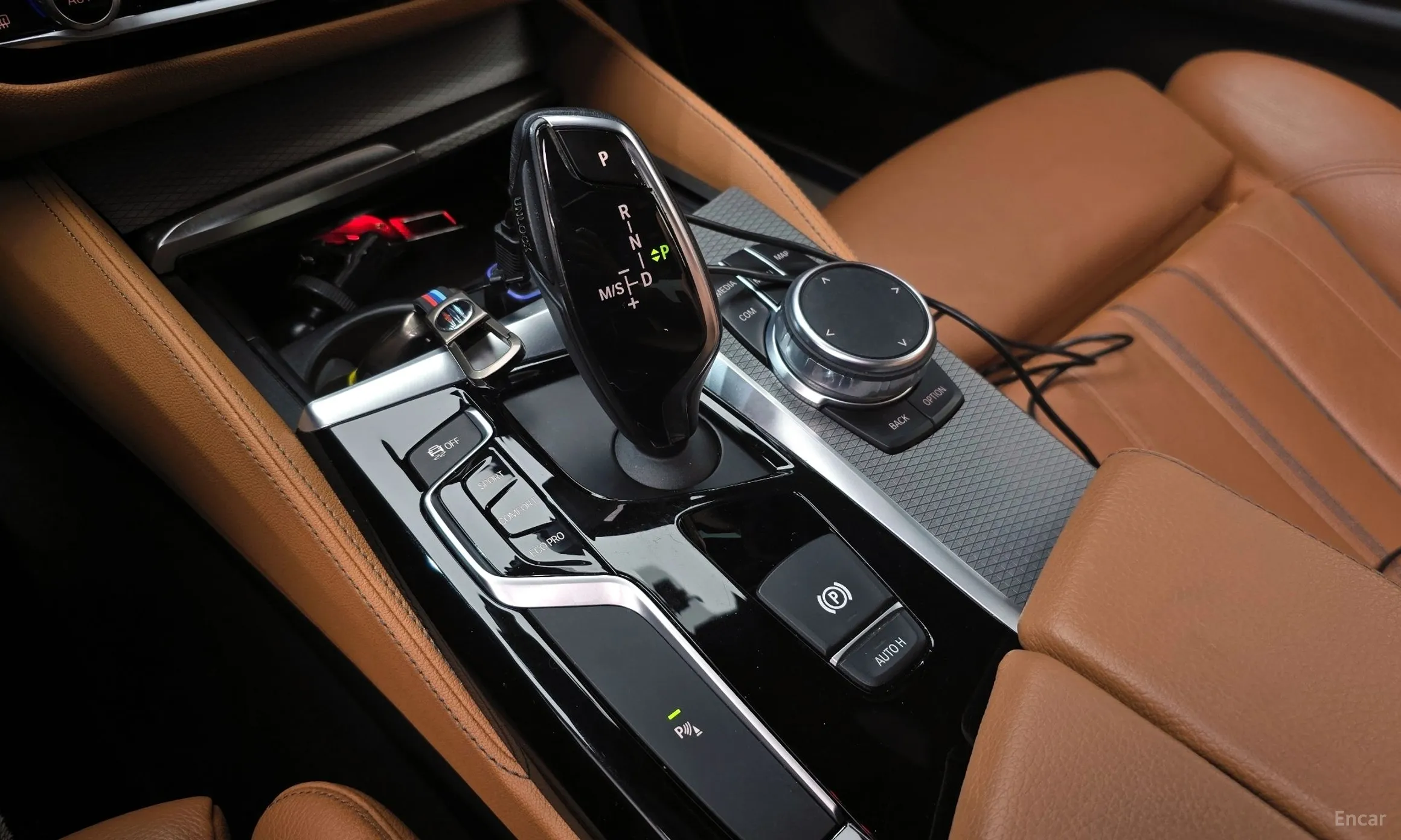 BMW 5 Series (G30) превью 9