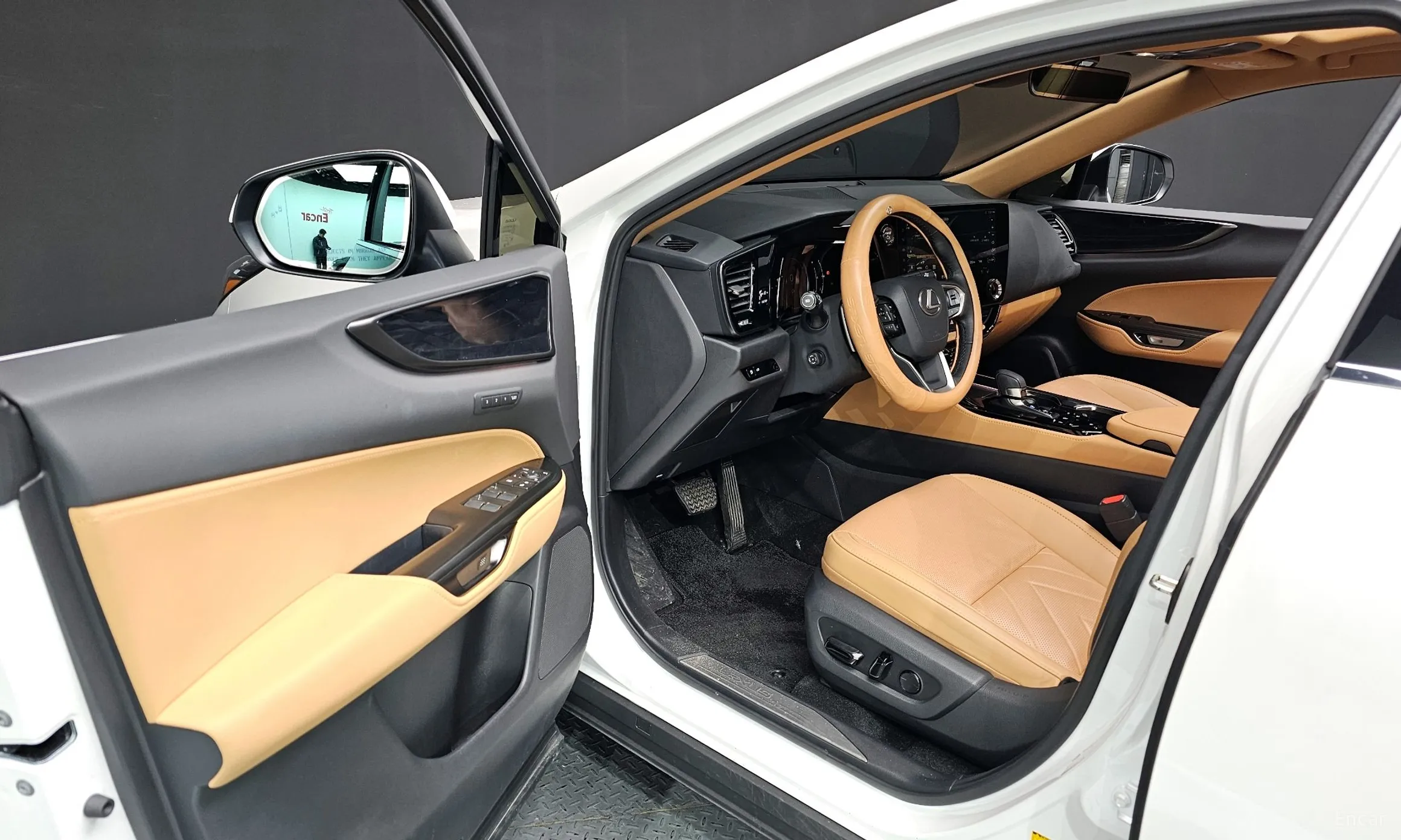 Lexus NX350h Gen 2 превью 10