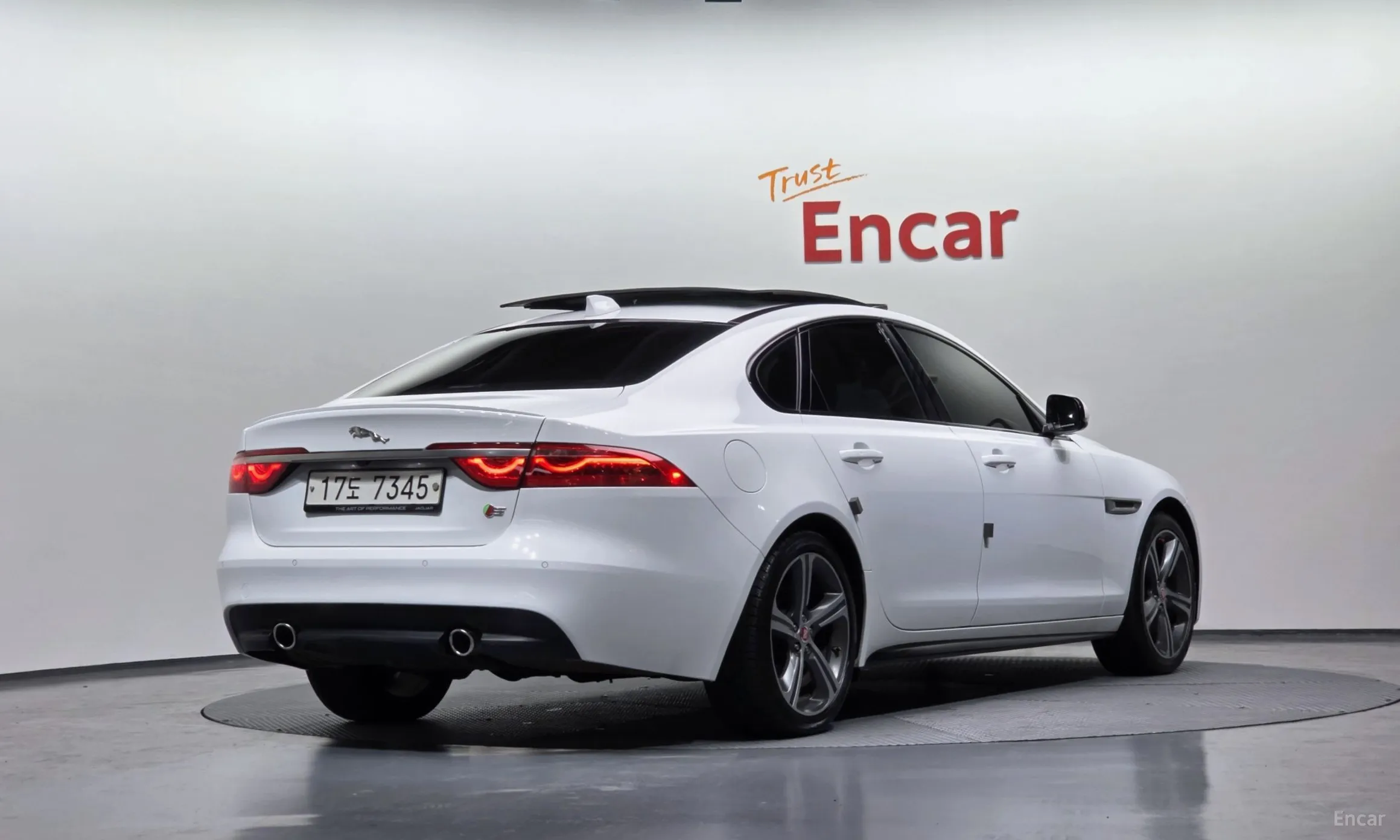 Jaguar XF (x260) превью 2