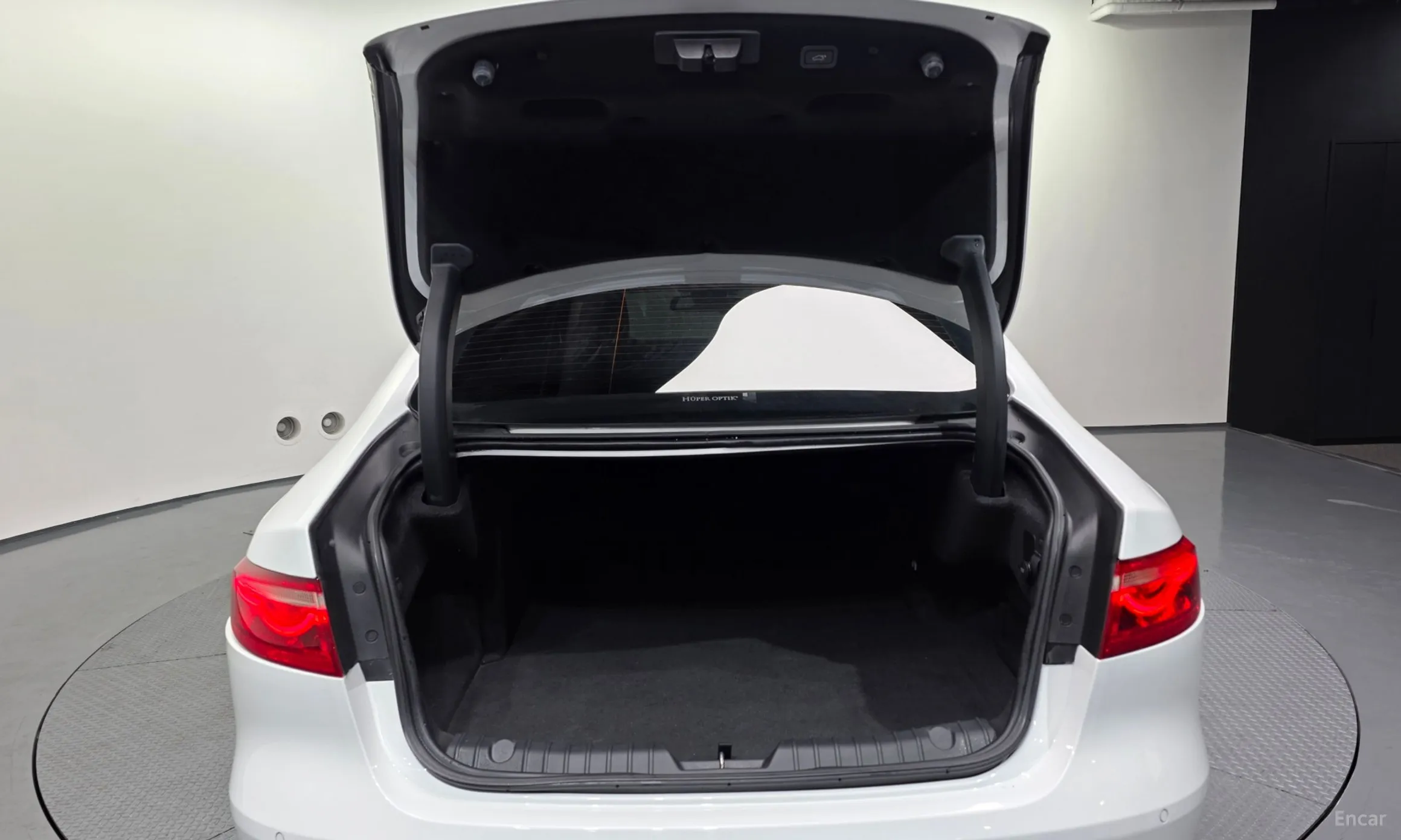 Jaguar XF (x260) превью 20