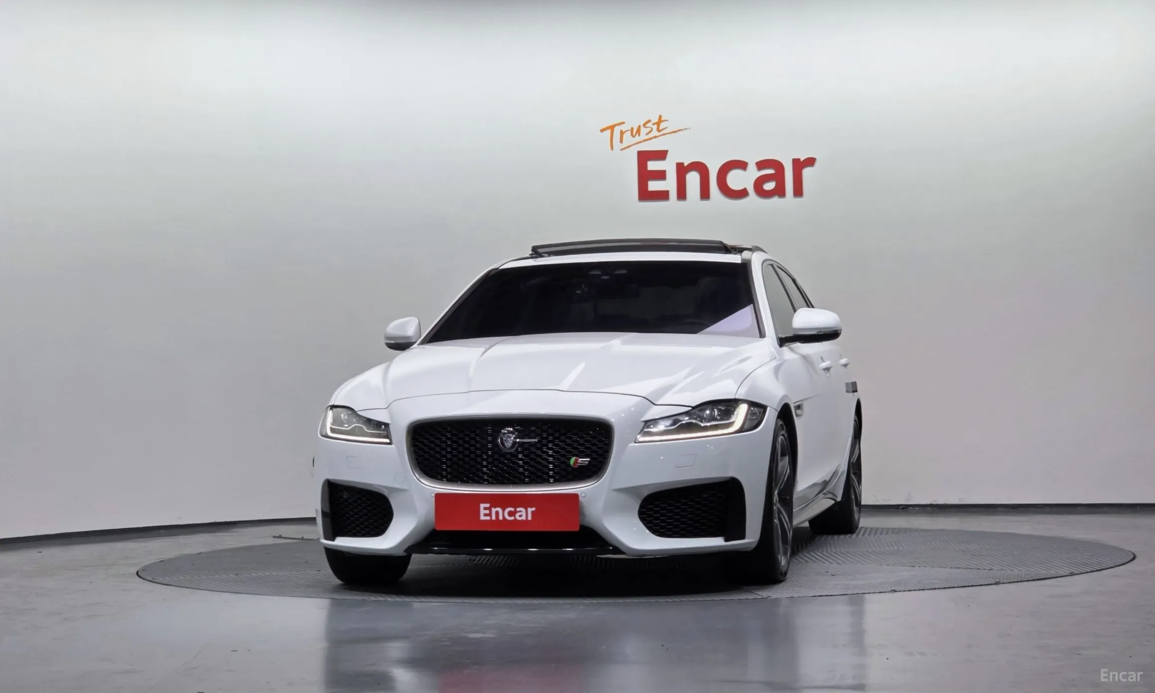 Jaguar XF (x260) превью 3