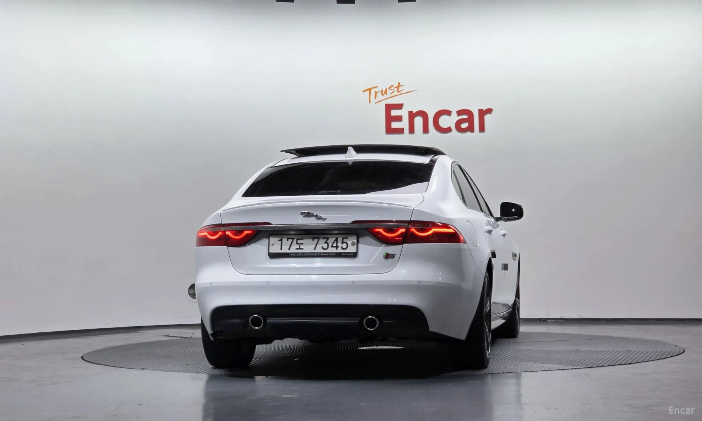 Jaguar XF (x260) превью 4