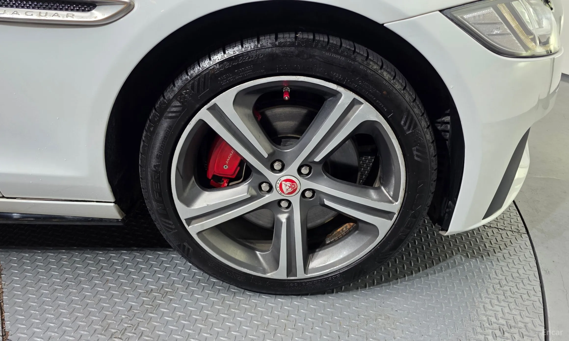Jaguar XF (x260) превью 5