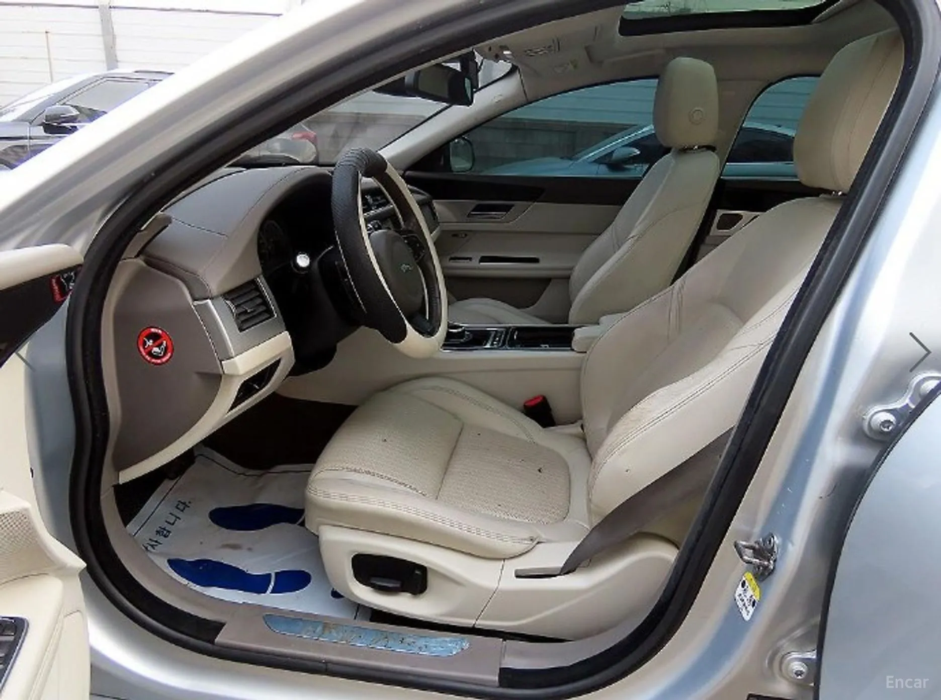 Jaguar XF (x260) превью 5