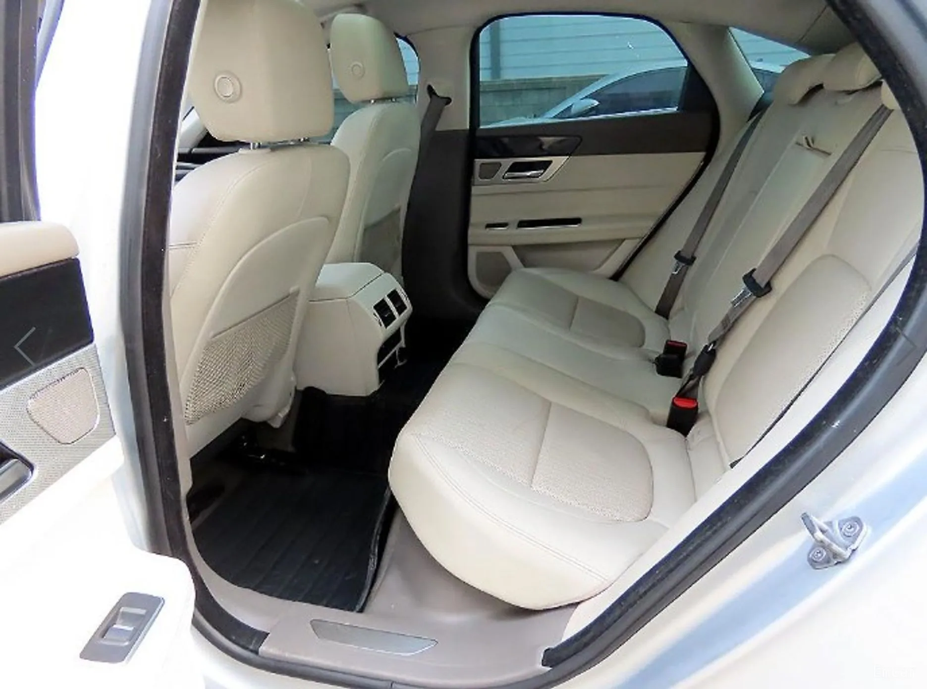 Jaguar XF (x260) превью 6