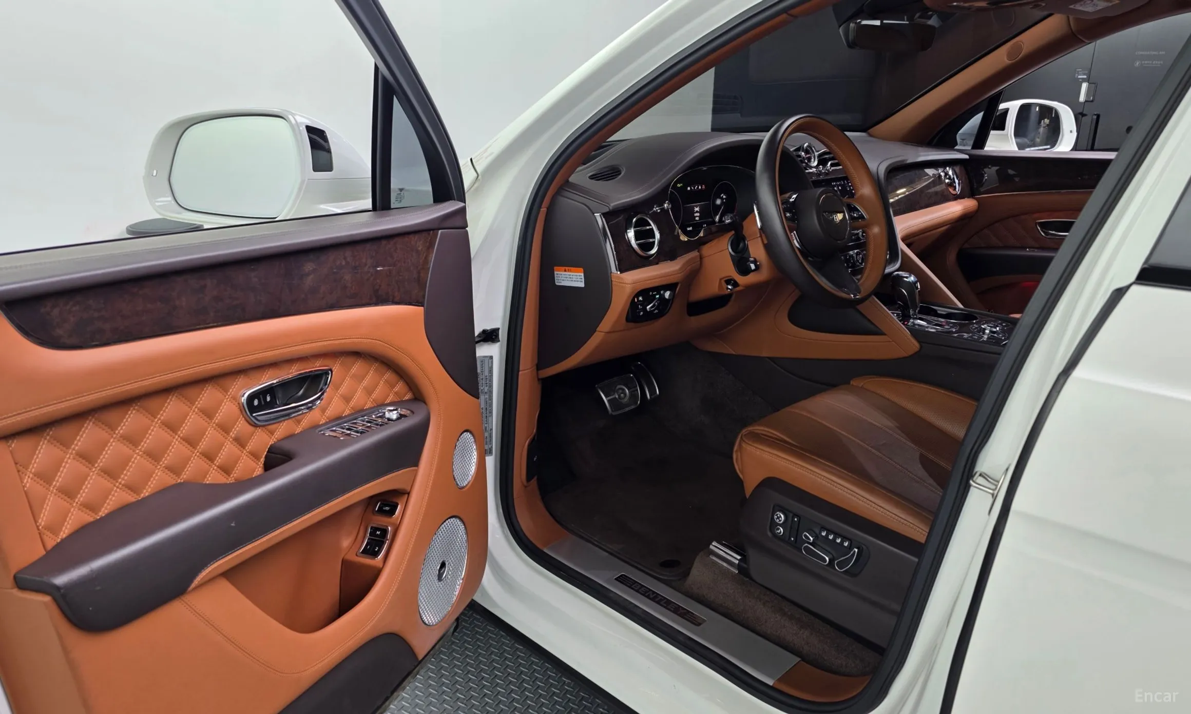 Bentley Bentayga превью 10