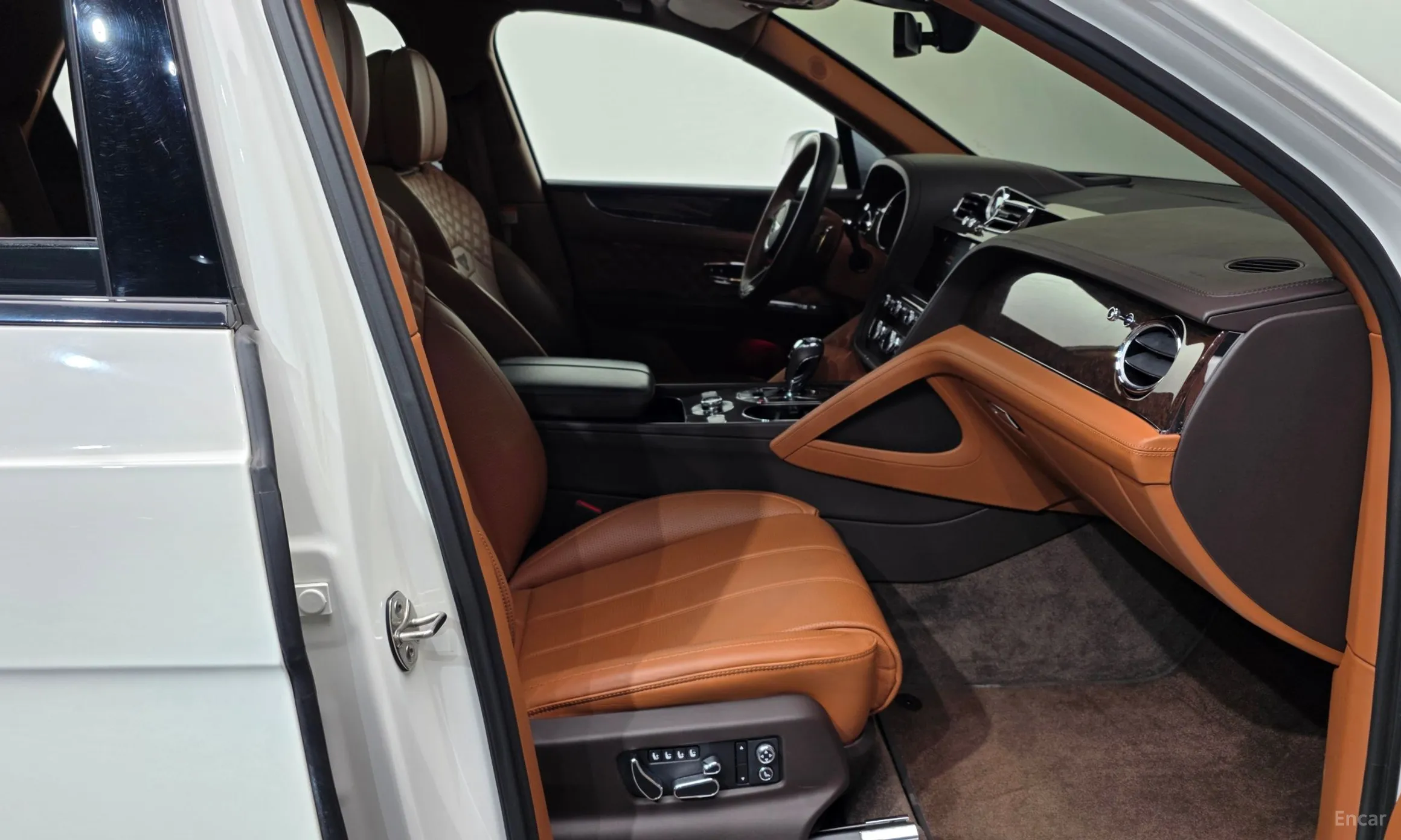 Bentley Bentayga превью 11