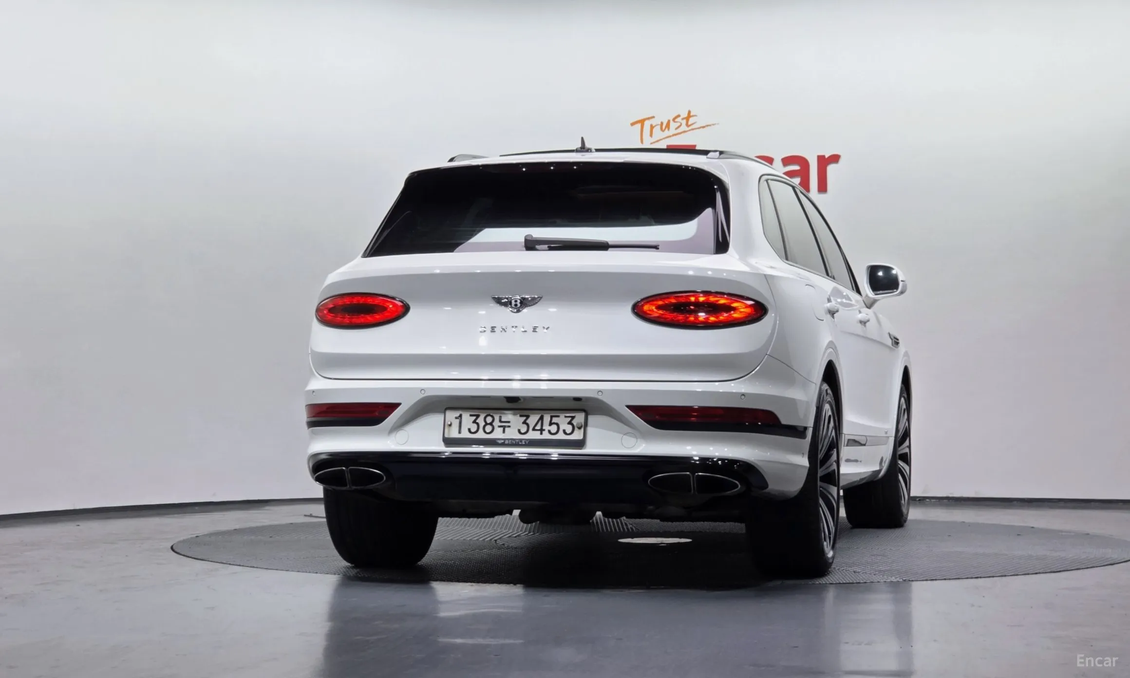 Bentley Bentayga превью 4