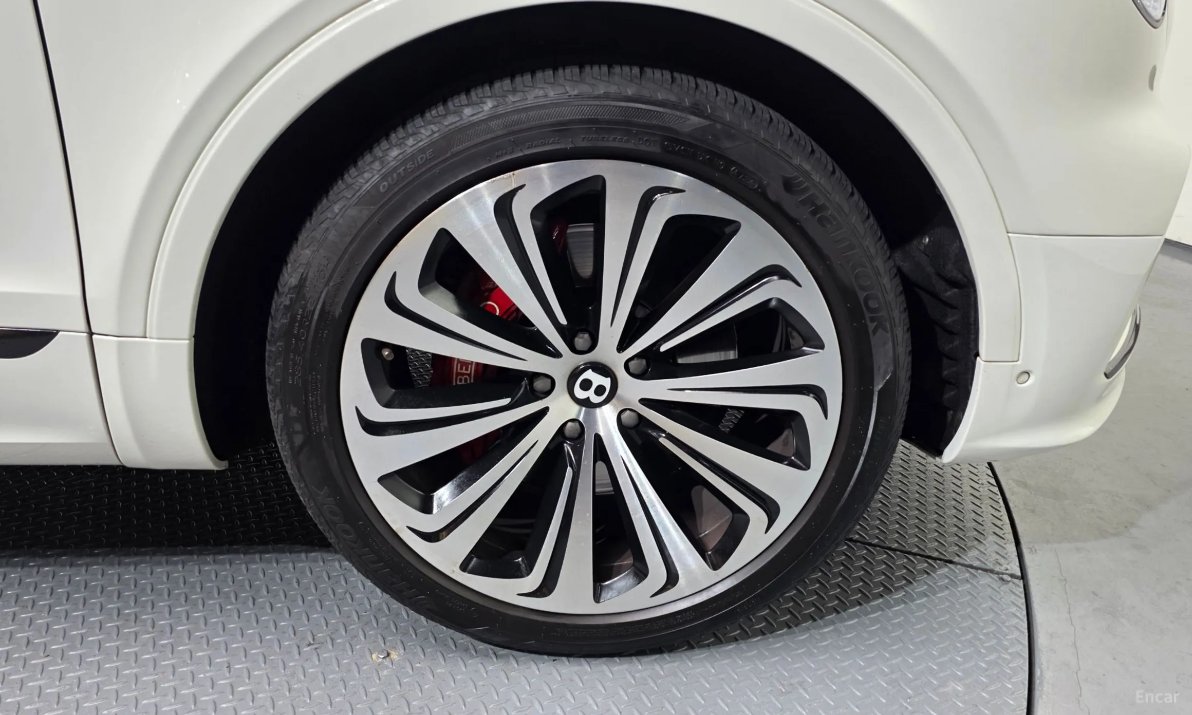 Bentley Bentayga превью 5
