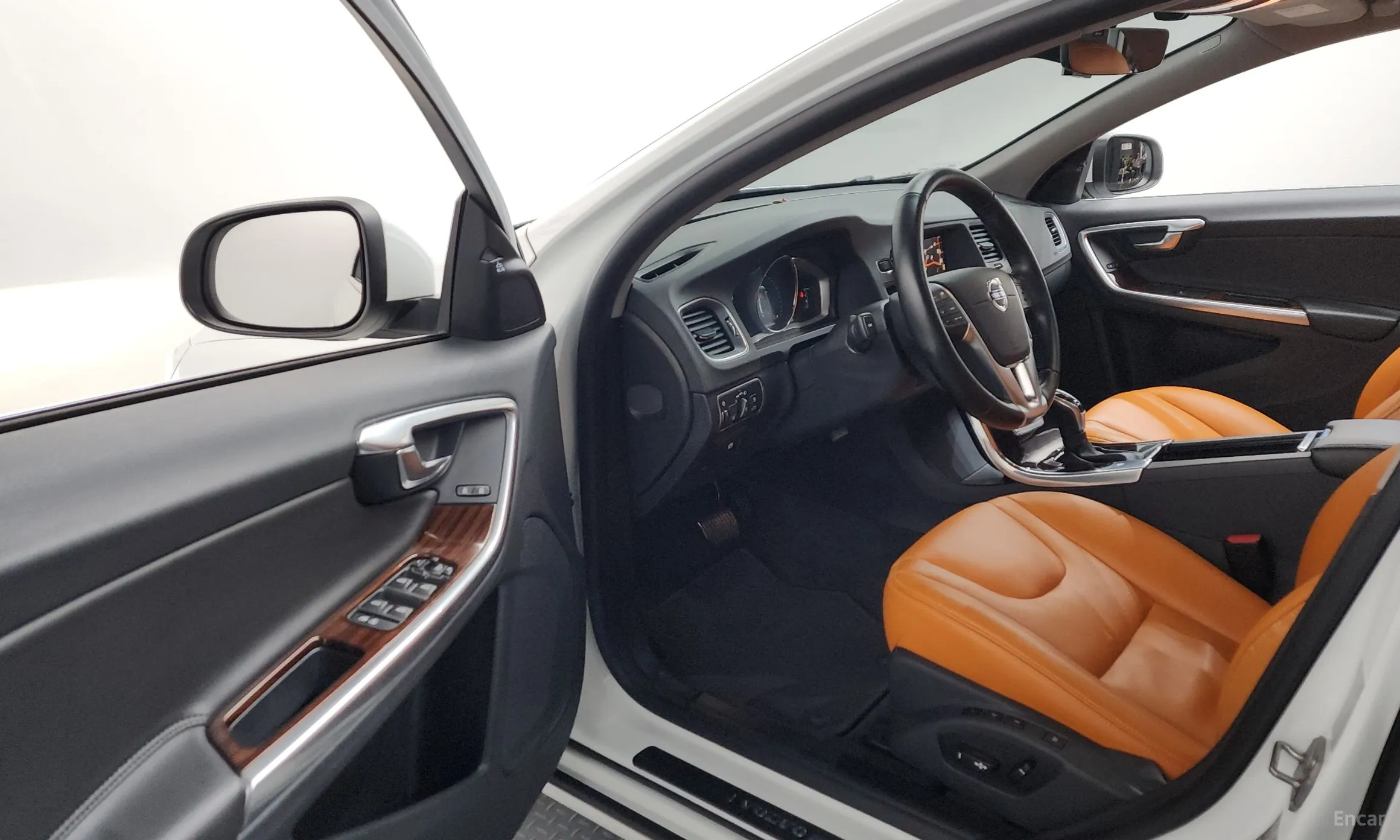 Volvo S60 превью 10