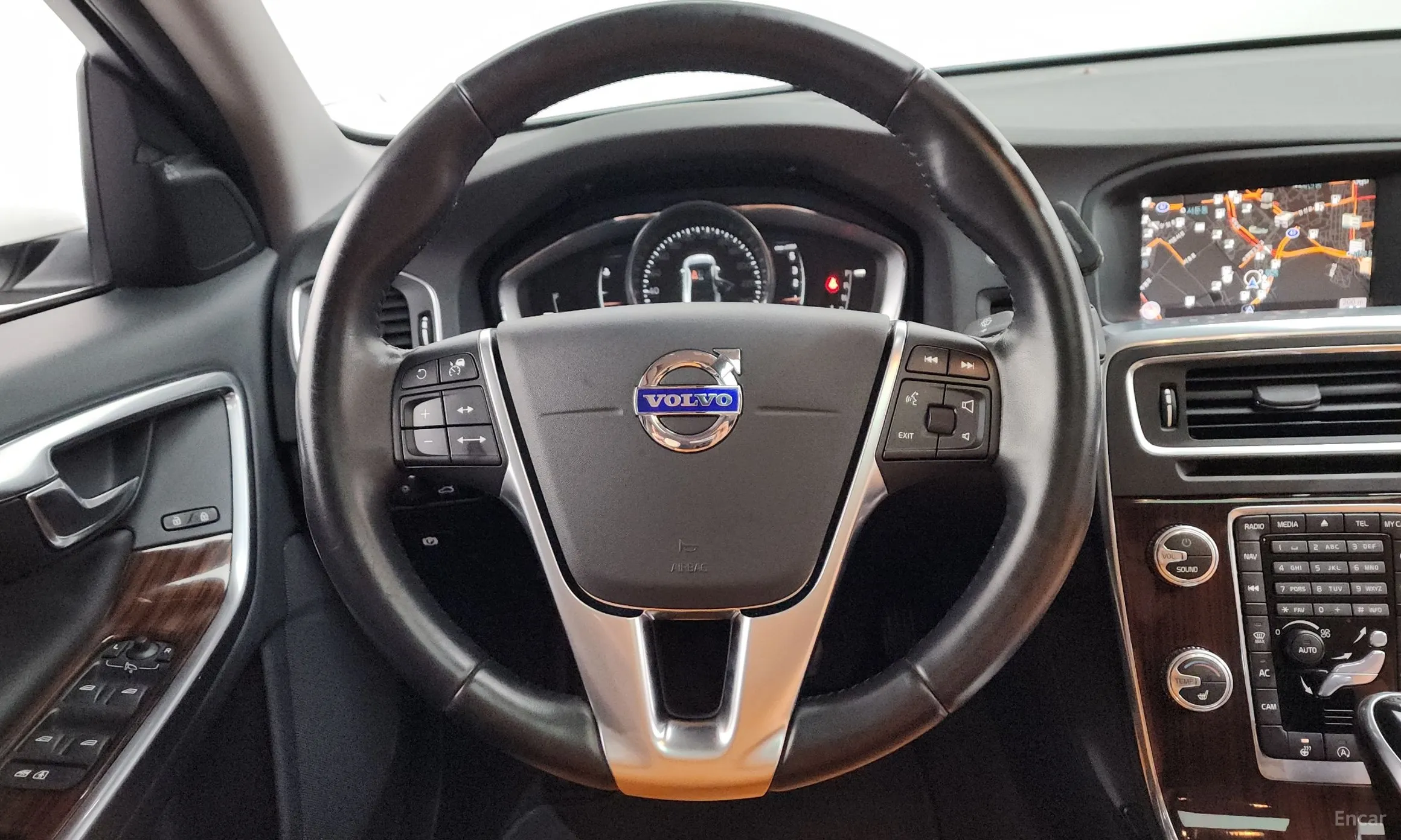 Volvo S60 превью 13