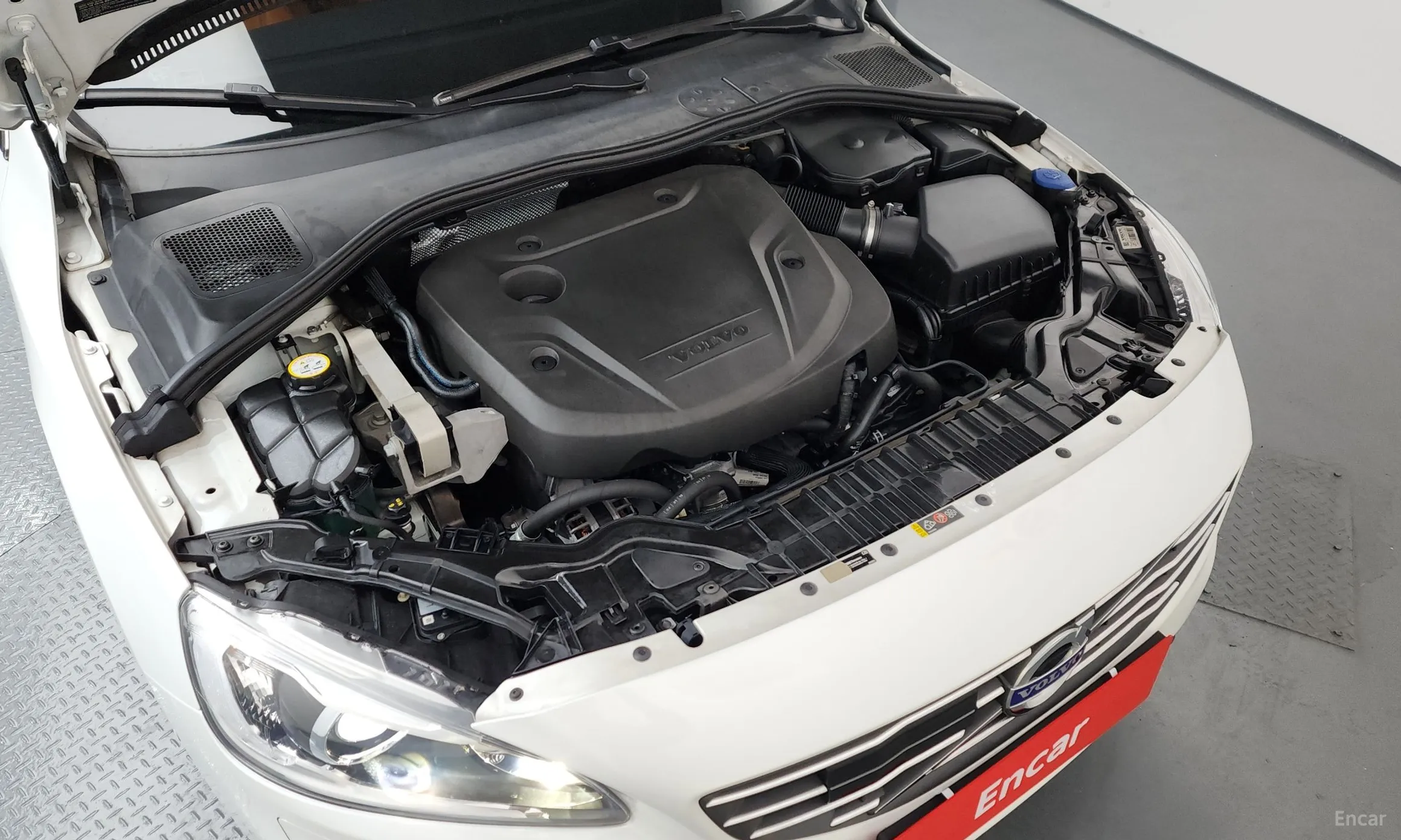 Volvo S60 превью 6