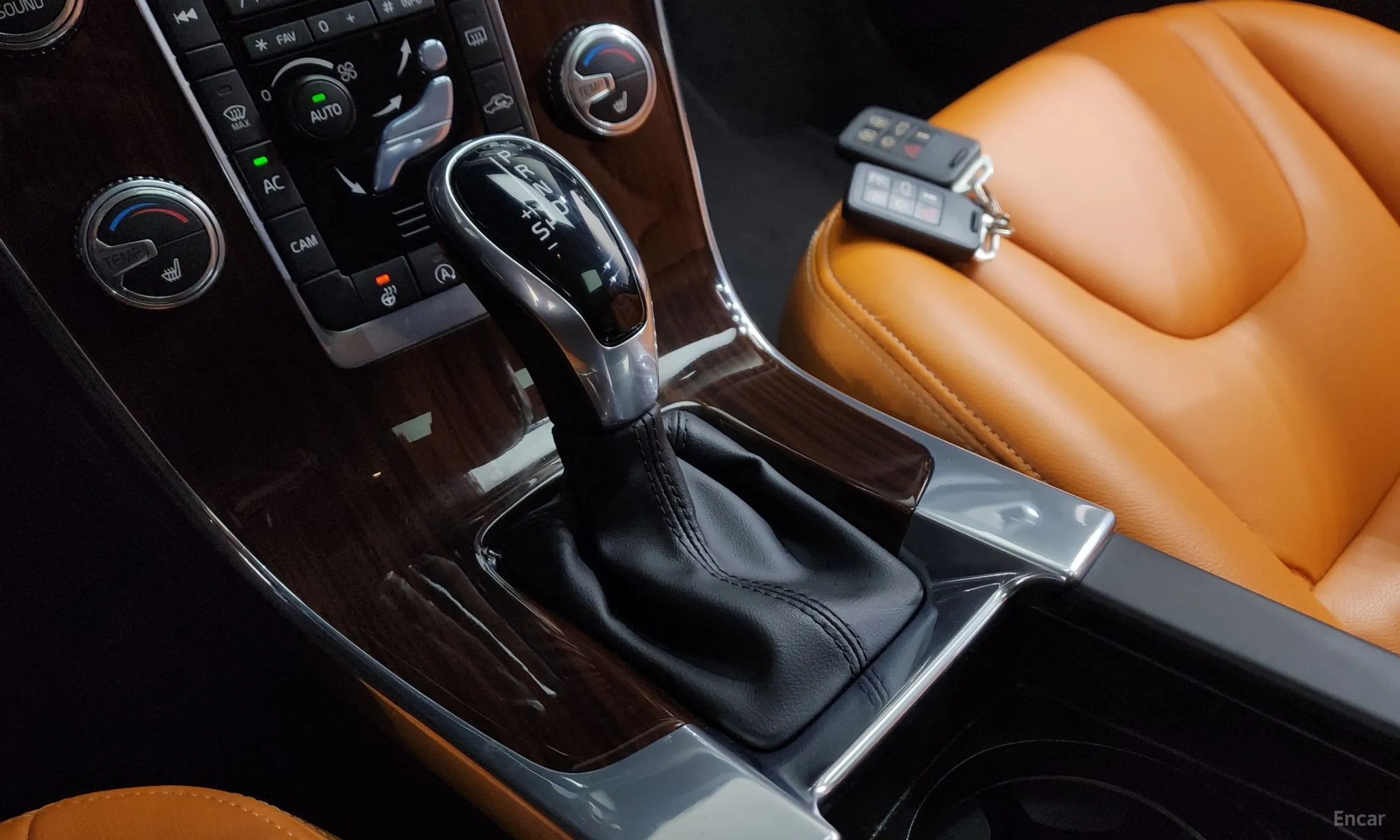 Volvo S60 превью 9