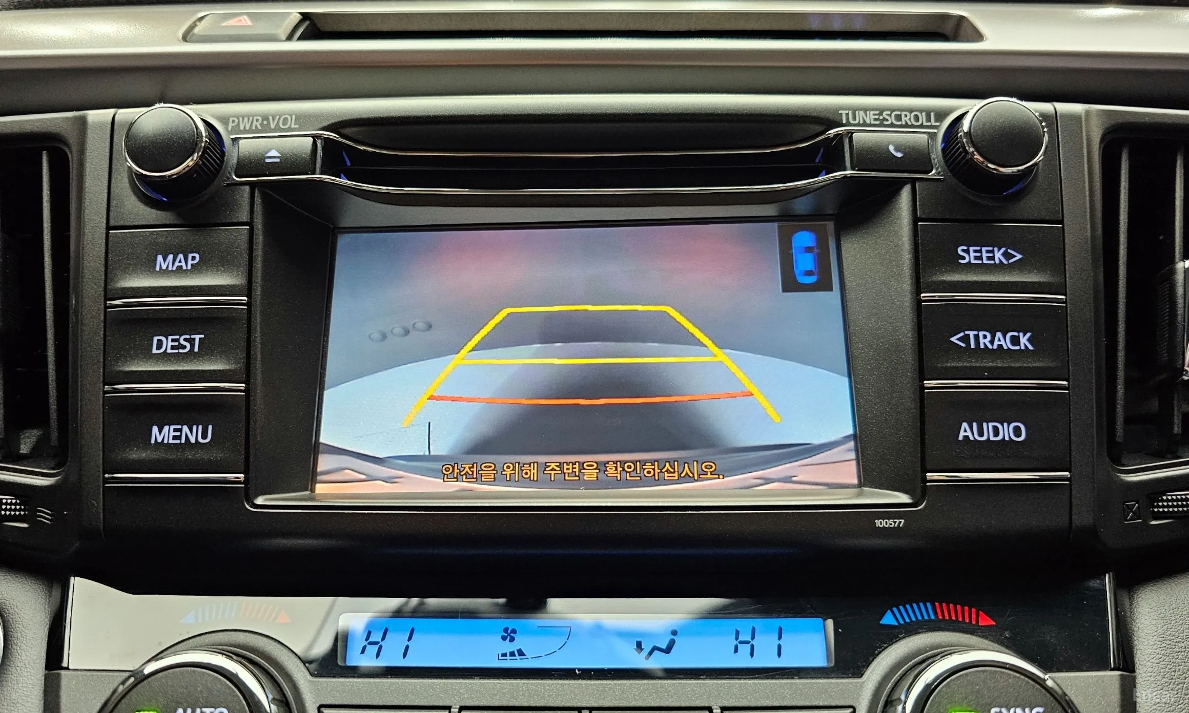 Toyota RAV4 превью 15