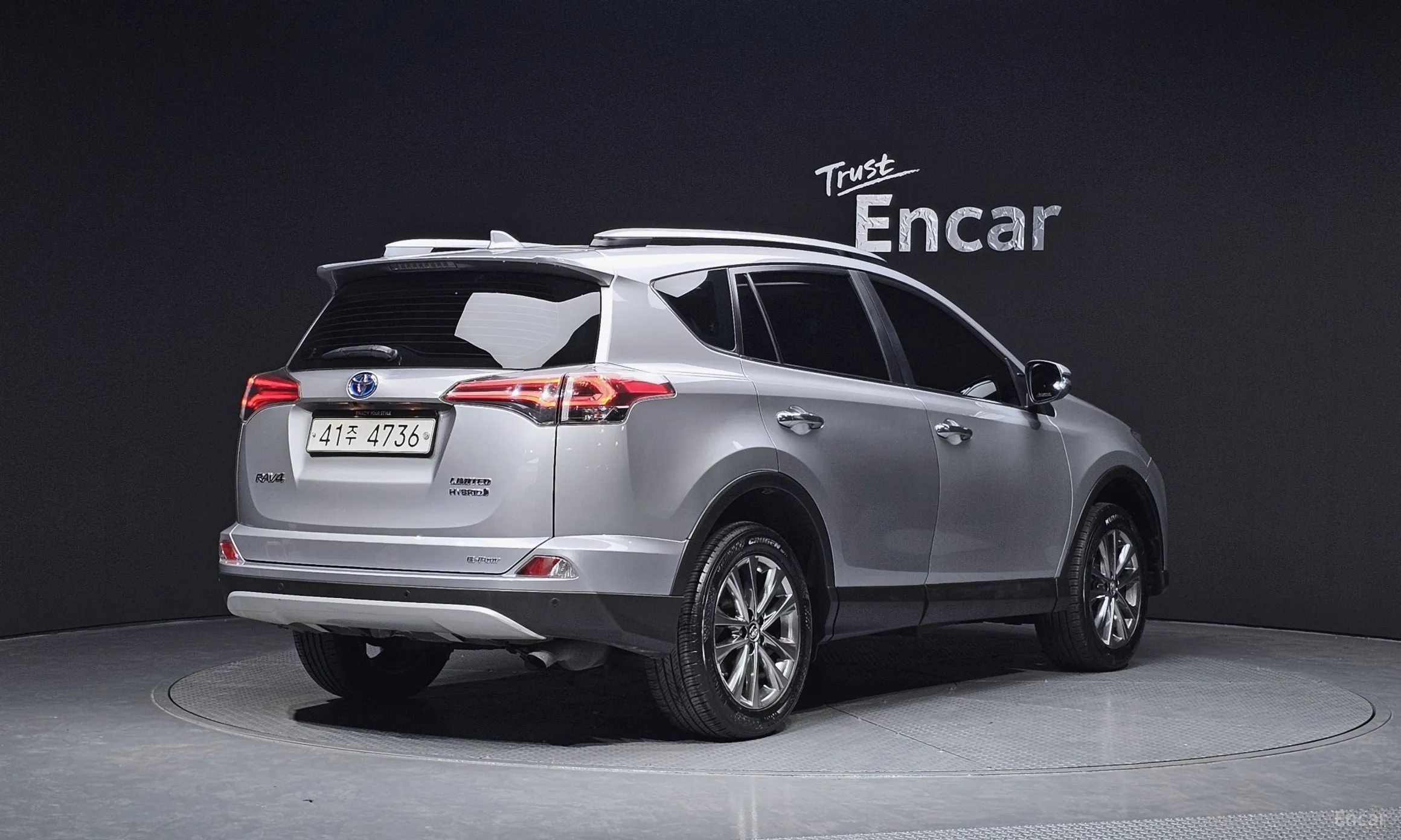Toyota RAV4 превью 2